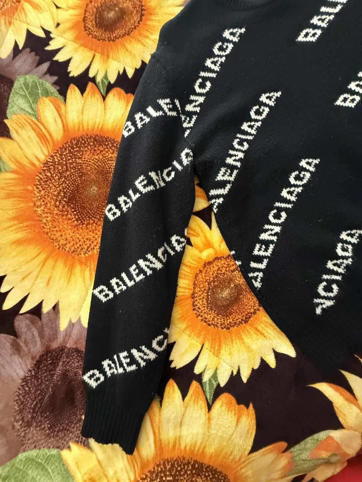 Balenciaga Balenciaga Allover logo sweater Size US M / EU 48-50 / 2 - 3 Thumbnail