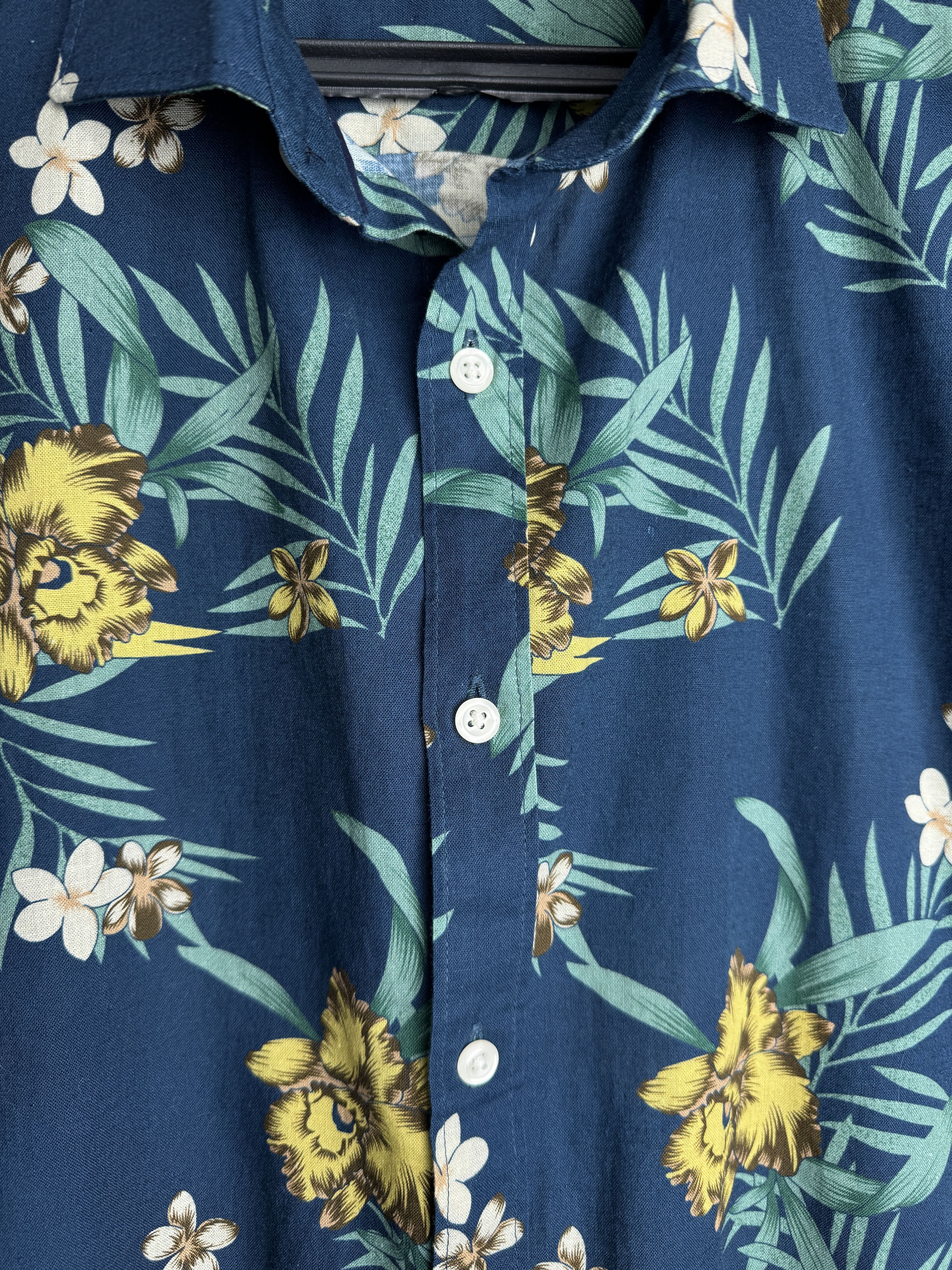 Other GLOBUS men’s Hawaiian linen blend button up shirt Size US M / EU 48-50 / 2 - 7 Thumbnail