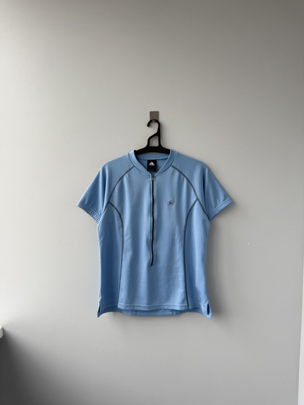 Nike ACG Vintage Nike ACG Tshirt Size M / US 6-8 / IT 42-44 - 1 Thumbnail