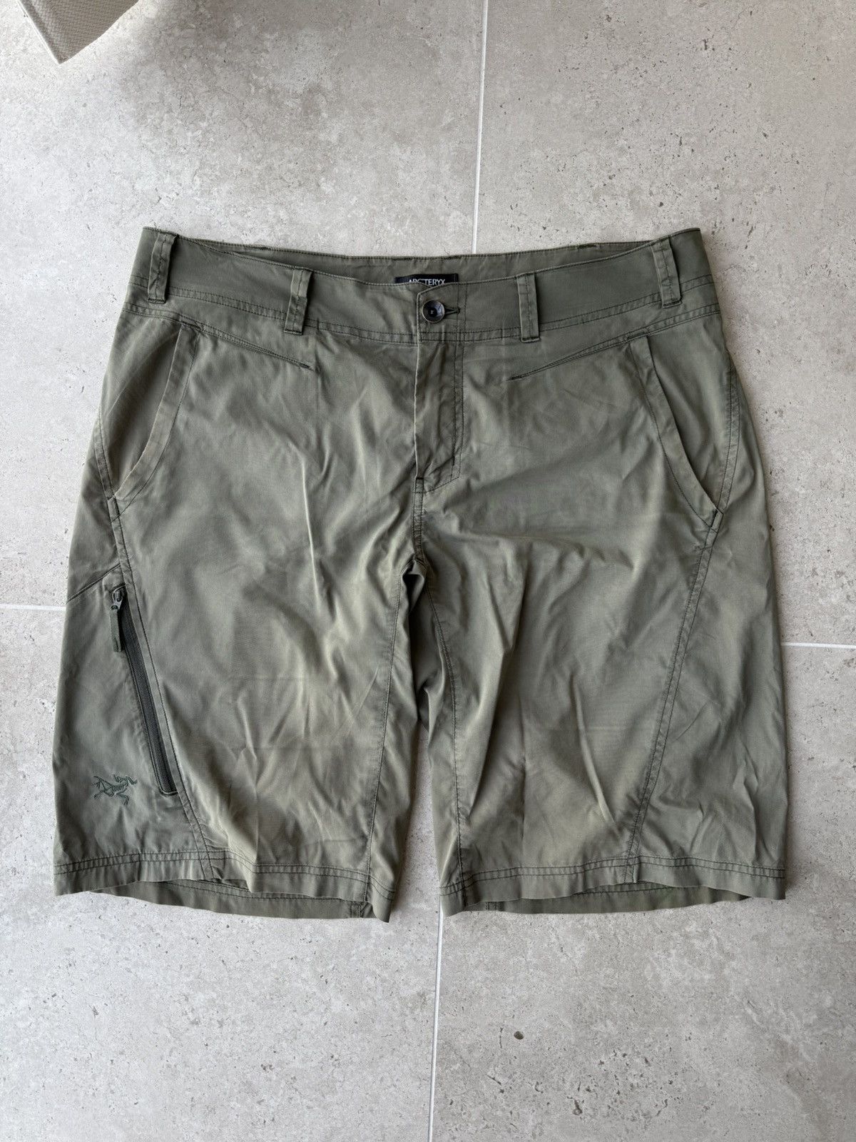 Arc'teryx Arcteryx Stowe Cargo Shorts Size US 34 / EU 50 - 1 Thumbnail