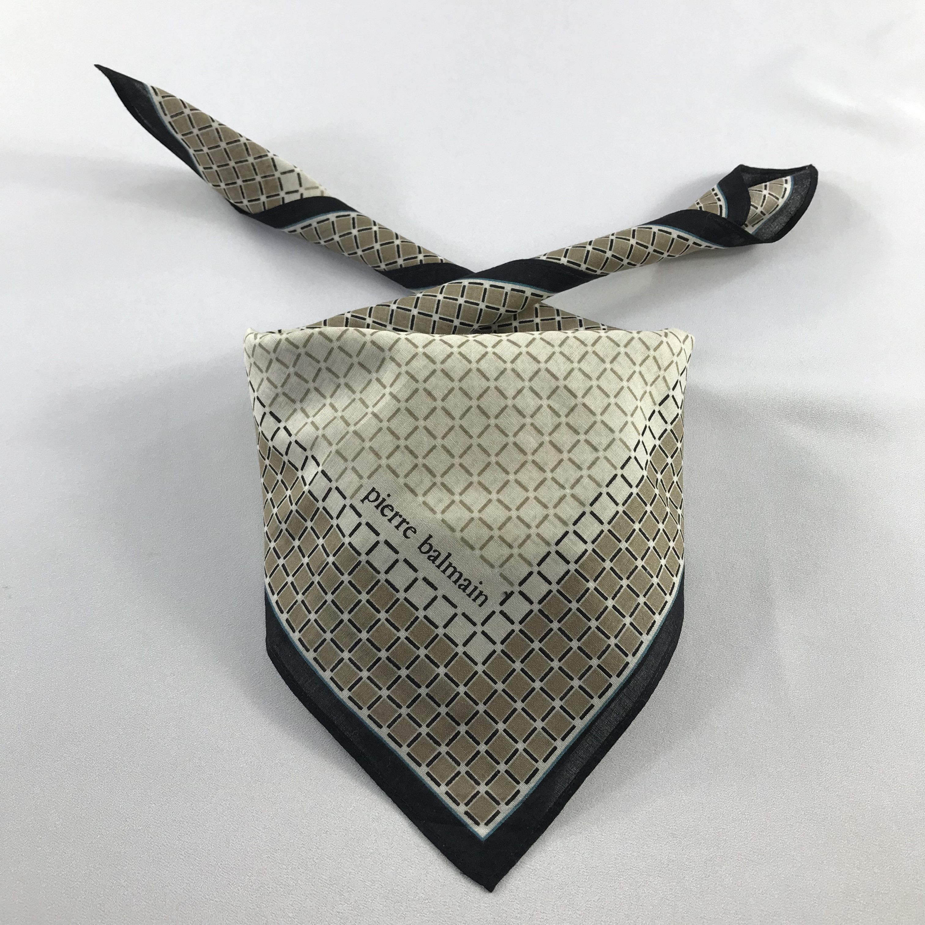 Pierre Balmain Pierre Balmain Handkerchief / Bandana / Neckerchief C565 Size ONE SIZE - 1 Thumbnail