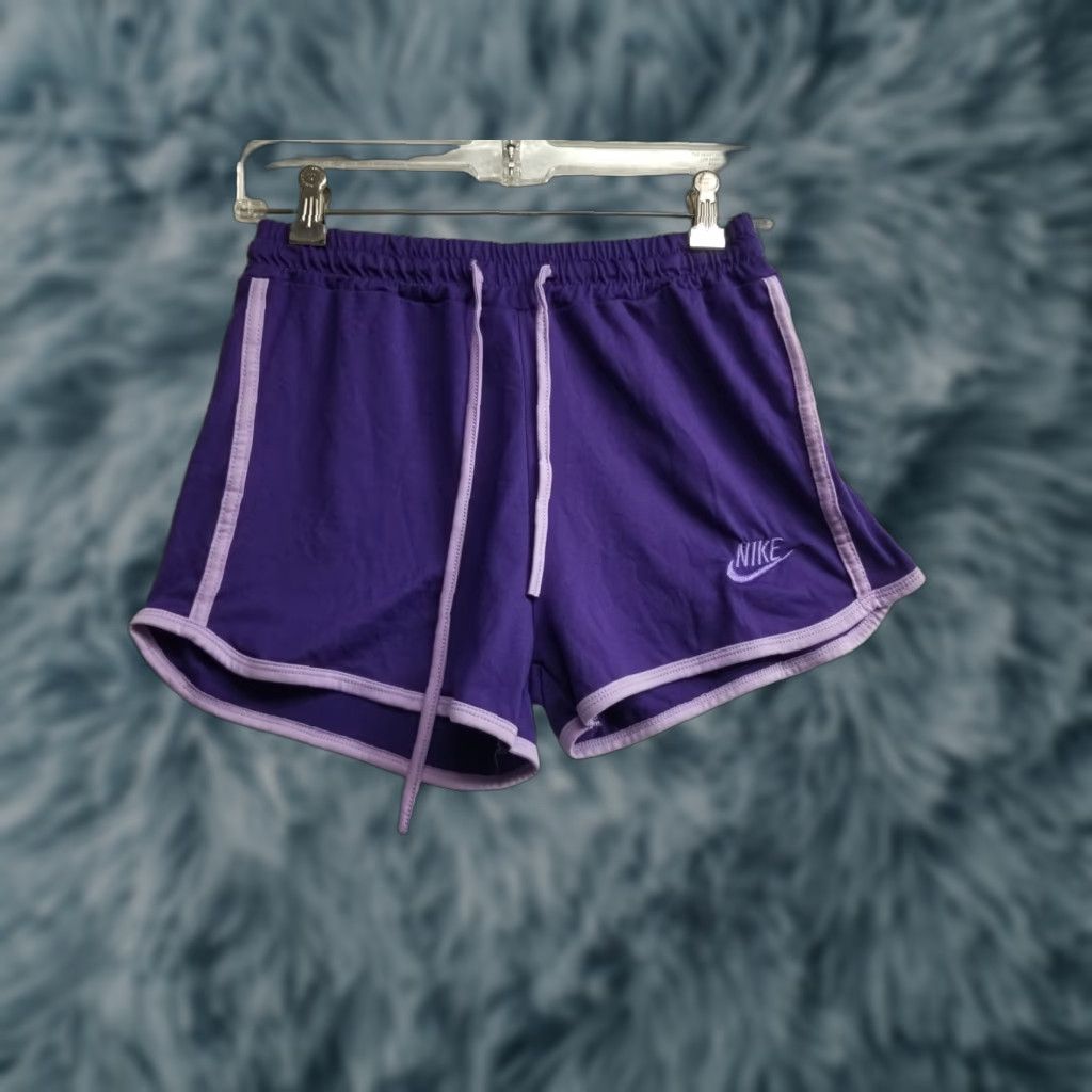 Nike Nike Women’s Shorts Purple Size Large Cotton Stretch Lavender Athletic Activewear Ladies L Size 36" / US 14 / IT 50 - 1 Thumbnail