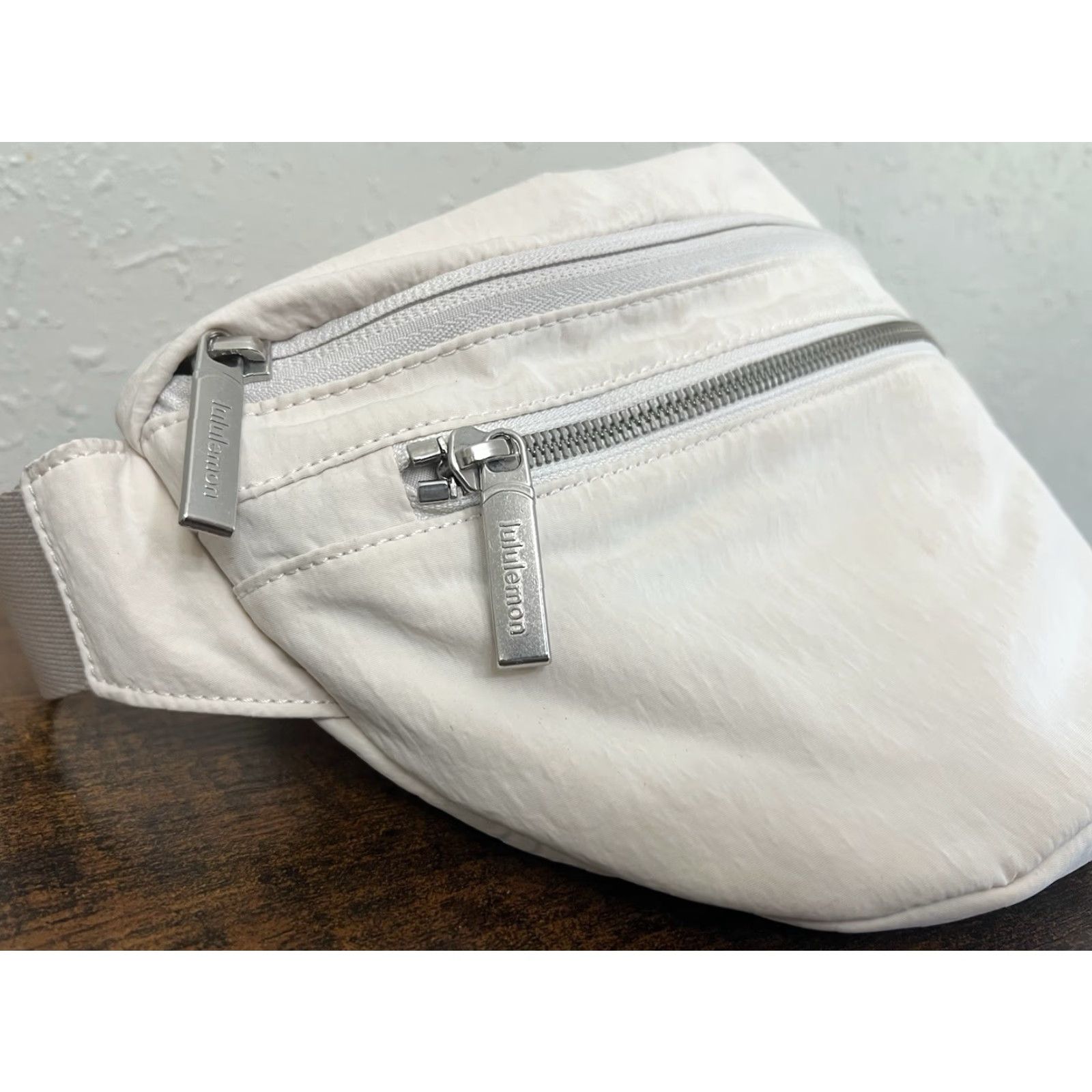 Lululemon Lululemon City Adventurer Belt Bag 2.5L White Opal/Cream Belt Bag & Fanny Pack Women Adjustable Strap Crossbody Pockets 11in 7in 3in Size ONE SIZE - 5 Thumbnail