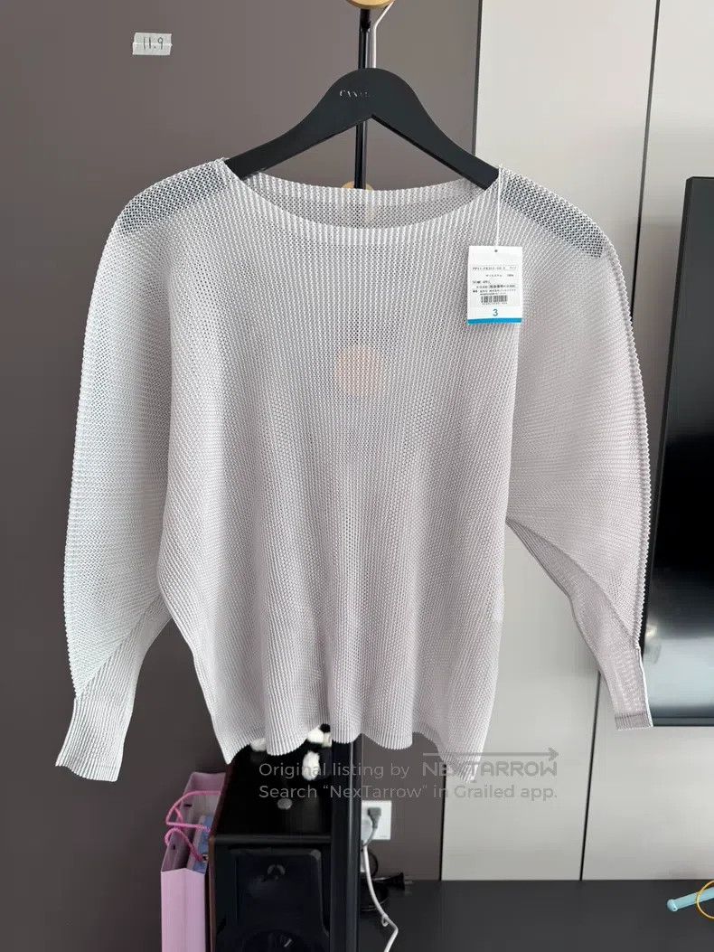 Issey Miyake Issey Miyake Tatami Long Sleeve Top in Light Gray Size L / US 10 / IT 46 - 1 Thumbnail