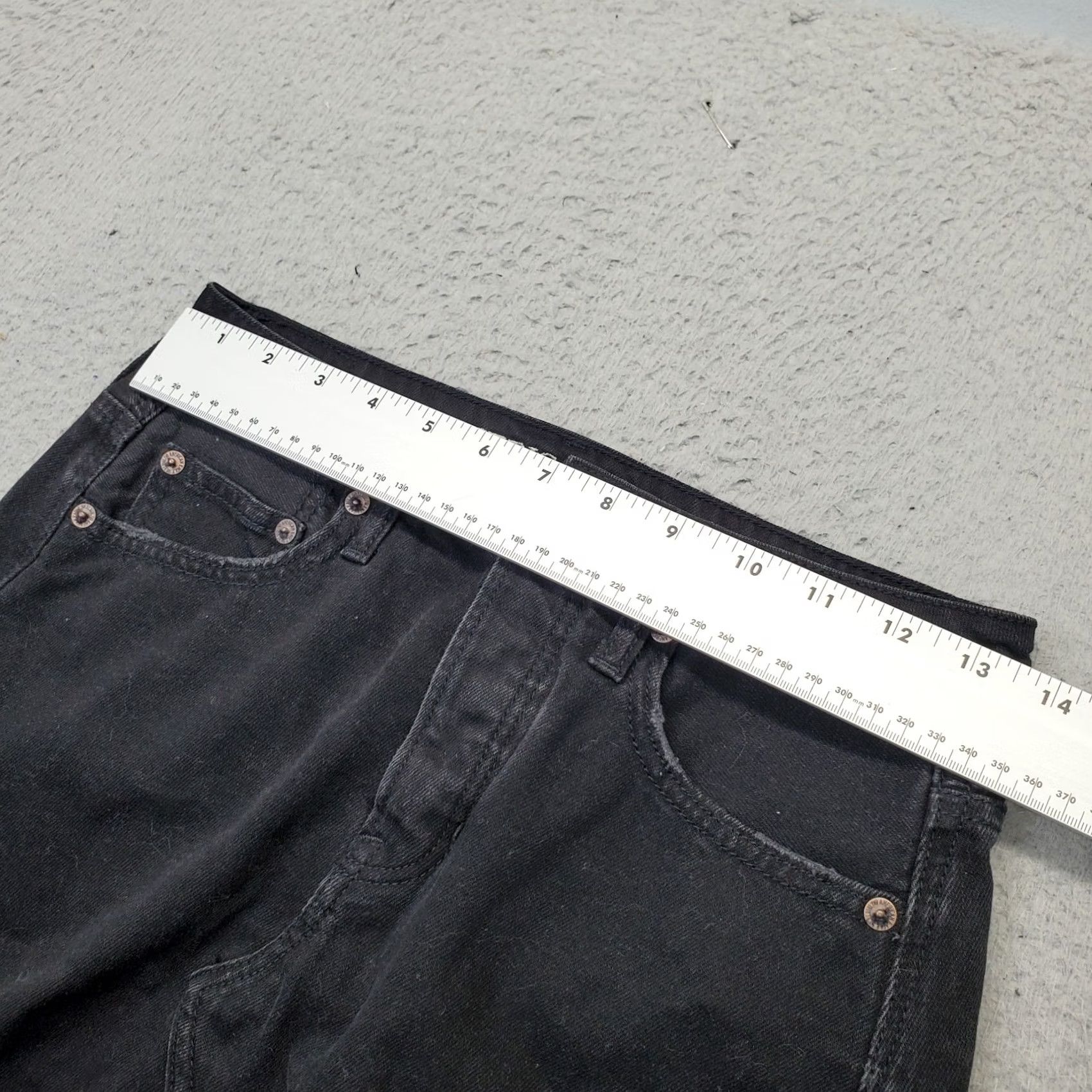 American Eagle Outfitters American Eagle Outfitters Denim Mini Skirt Womens Size 0 Black Button Fly Raw Hem Mini Skirt Womens Black Denim Short Size 25" / US 0 / IT 36 - 3 Thumbnail