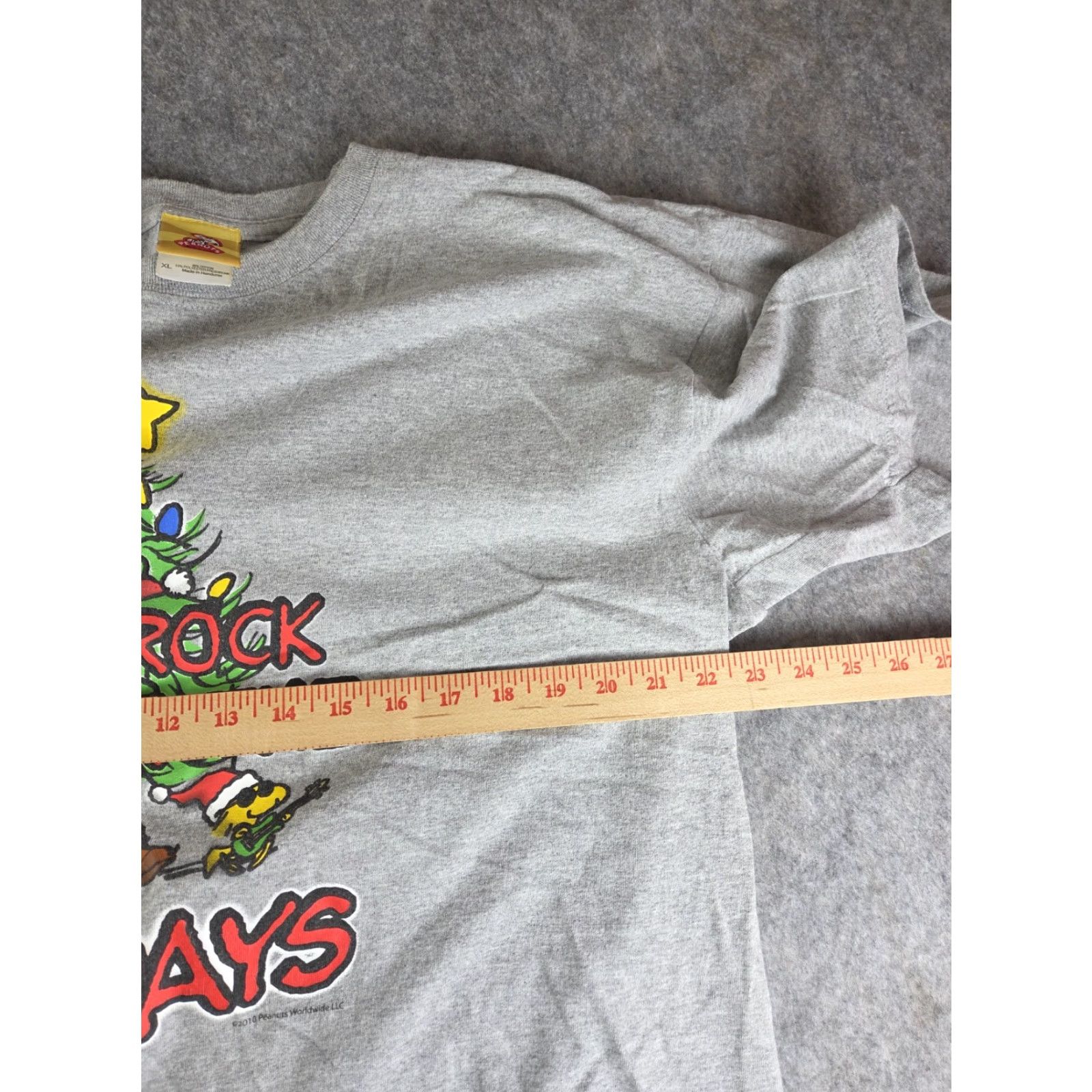 Vintage Holiday Peanuts T-Shirt XL Gray Snoopy Christmas Woodstock Guitar Rock Men Size US XL / EU 56 / 4 - 6 Thumbnail