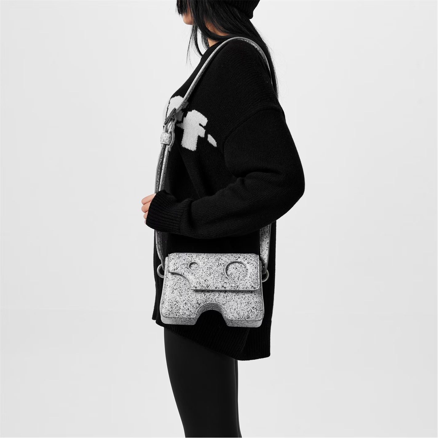 Off-White o1g2r1mq1224 Size: OS / Shoulder Bag in White & Black Size ONE SIZE - 5 Thumbnail