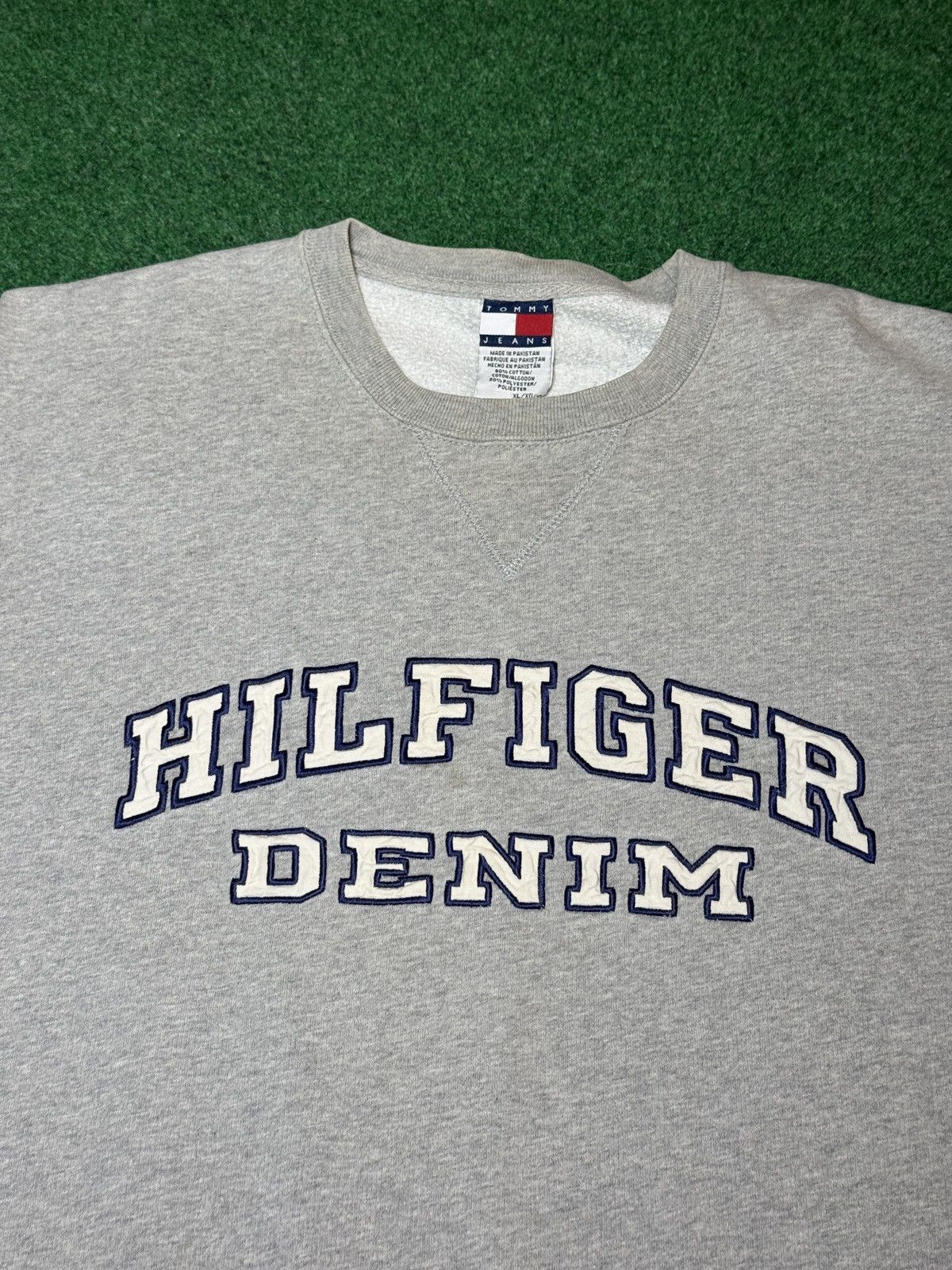 Tommy Hilfiger Tommy Hilfiger Vintage Boxy 90s Y2K XL Sweatshirt 25x28 Size US XL / EU 56 / 4 - 2 Thumbnail
