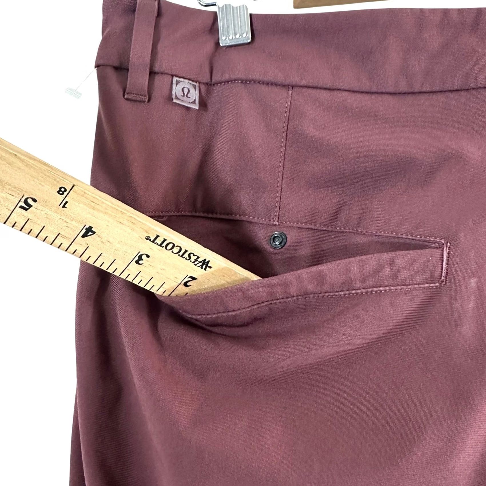 Lululemon VINTAGE? No. Size US 34 / EU 50 - 7 Thumbnail