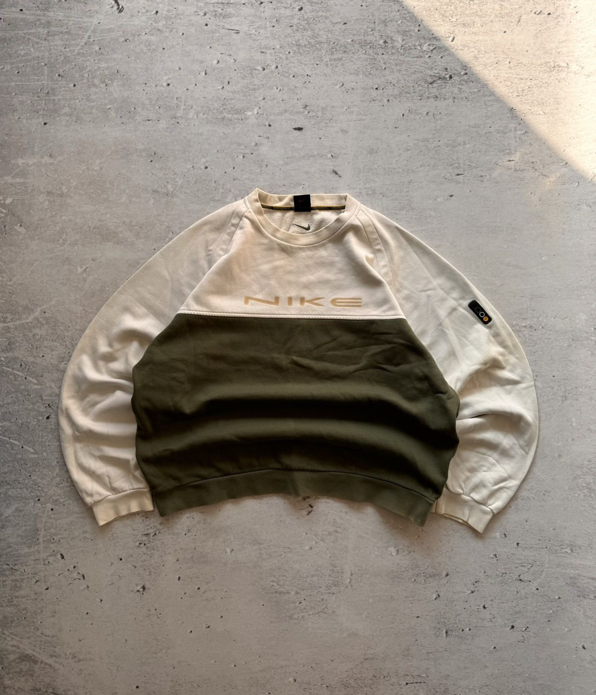 Nike × Vintage NIKE VINTAGE CENTER LOGO OVERSIZE BOXY SWEATSHIRT Size US L / EU 52-54 / 3 - 1 Thumbnail