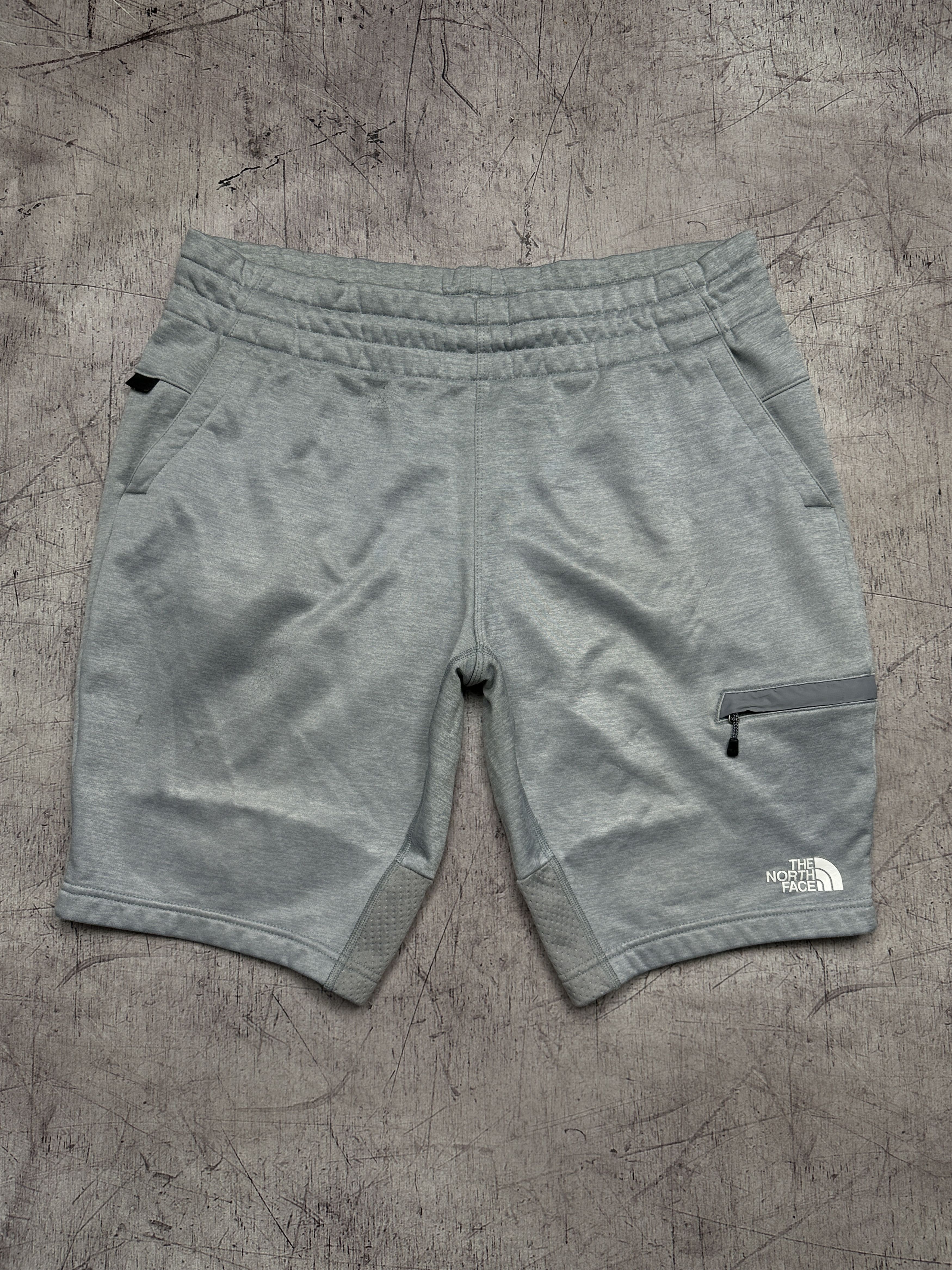The North Face The North Face Mens Cargo Sweatshorts Shorts Size US 36 / EU 52 - 1 Thumbnail