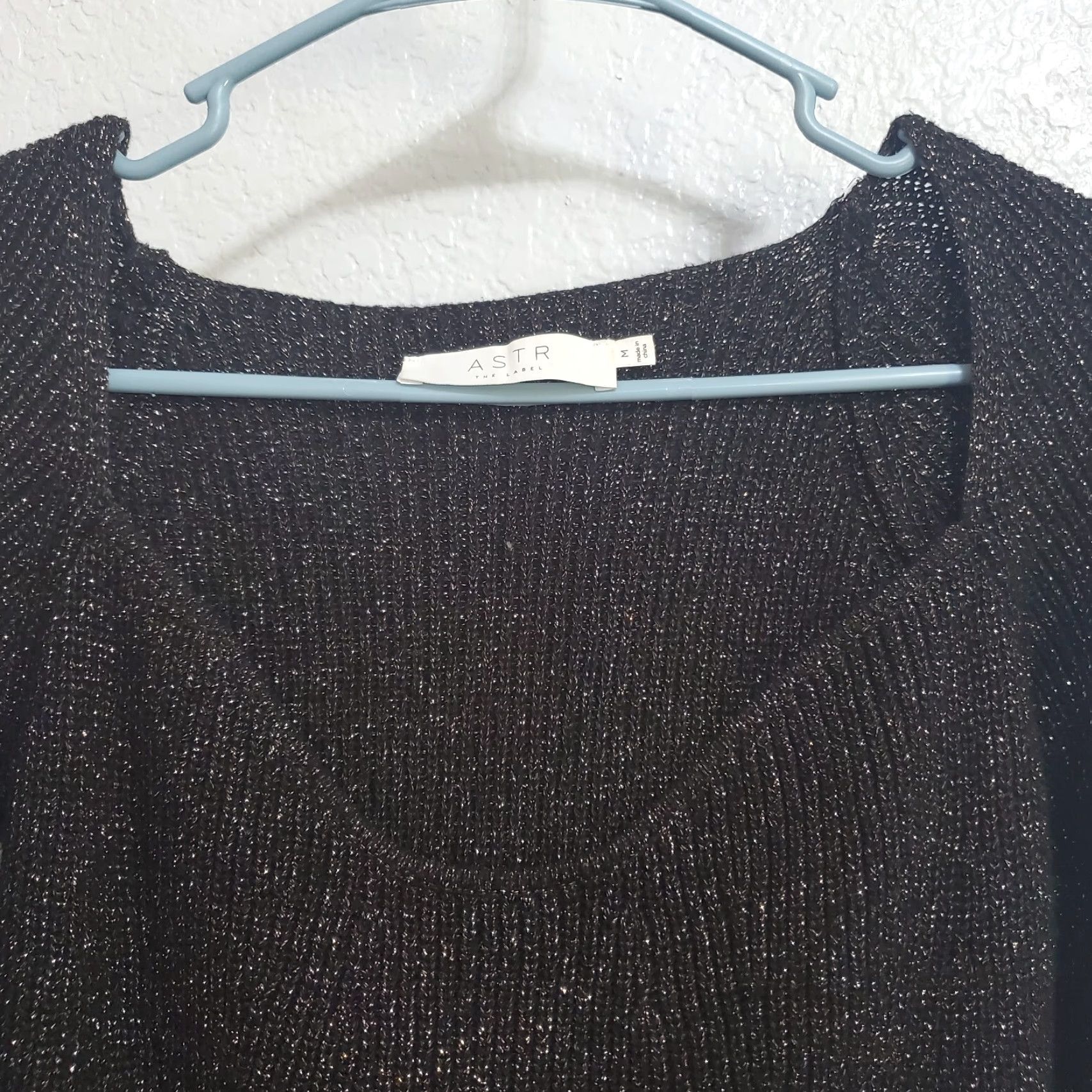 ASTR The Label ASTR The Label Sweater Womens M Black Gold Metallic Sweetheart Neckline Sparkle Size M / US 6-8 / IT 42-44 - 4 Thumbnail