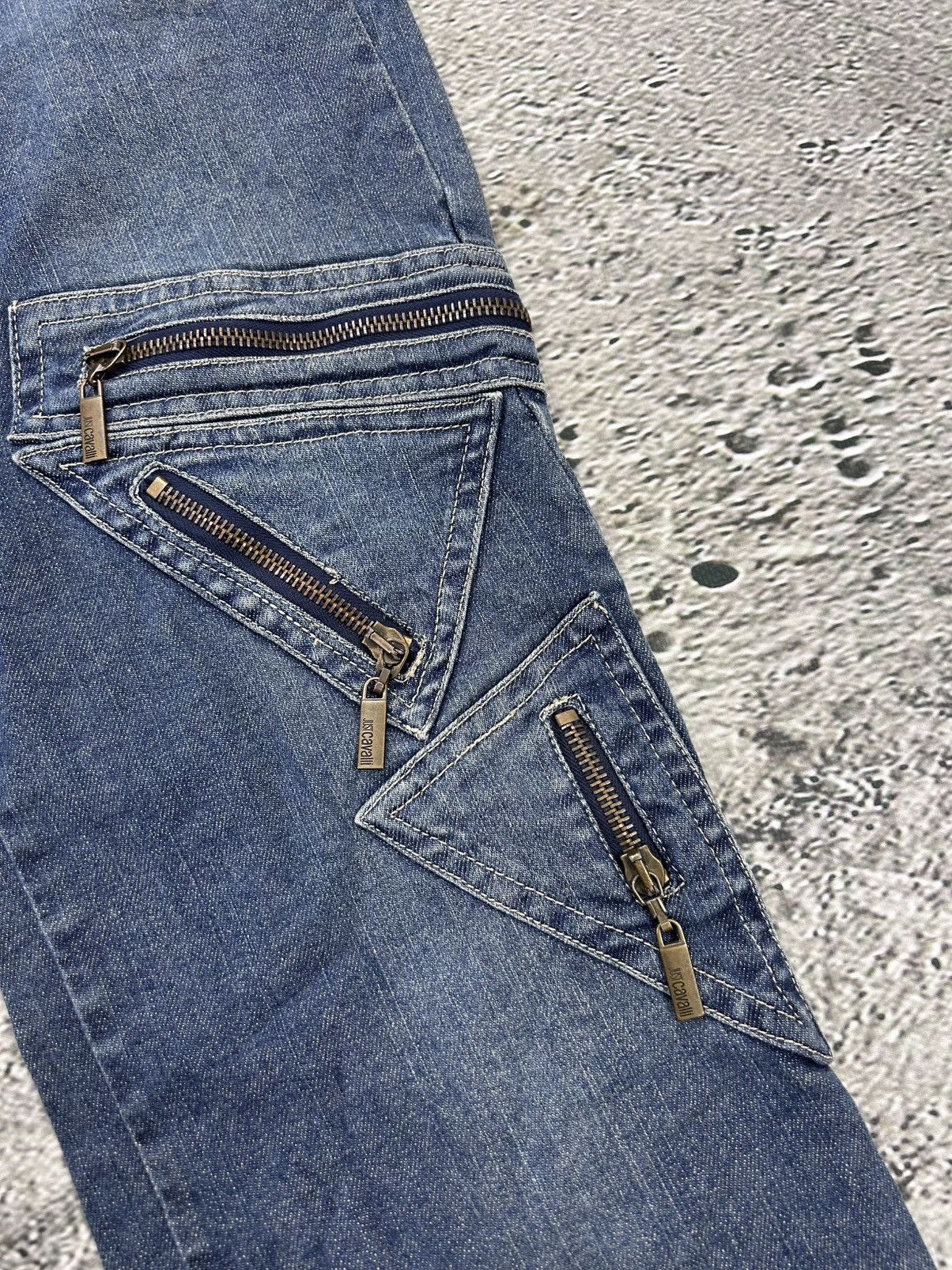 Just Cavalli × Roberto Cavalli Just Cavalli Geometrical Zipper Pockets Jeans SS2005 Pants Size US 30 / EU 46 - 2 Thumbnail