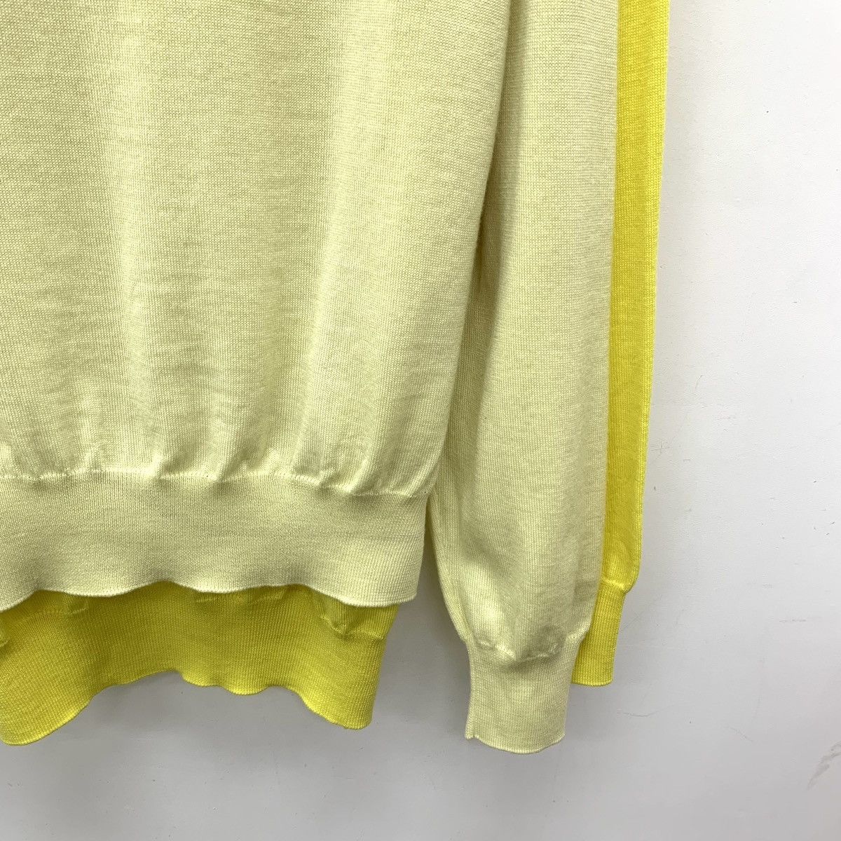 Loewe Loewe Yellow Logo Embroidered Wool Knit Sweater K26WX Size L / US 10 / IT 46 - 4 Thumbnail
