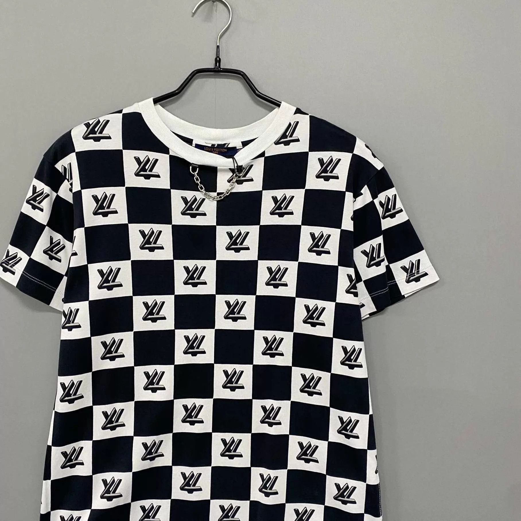 Louis Vuitton LV Black & White Checkered Logo Chain Short Sleeve Tee M Size M / US 6-8 / IT 42-44 - 2 Thumbnail