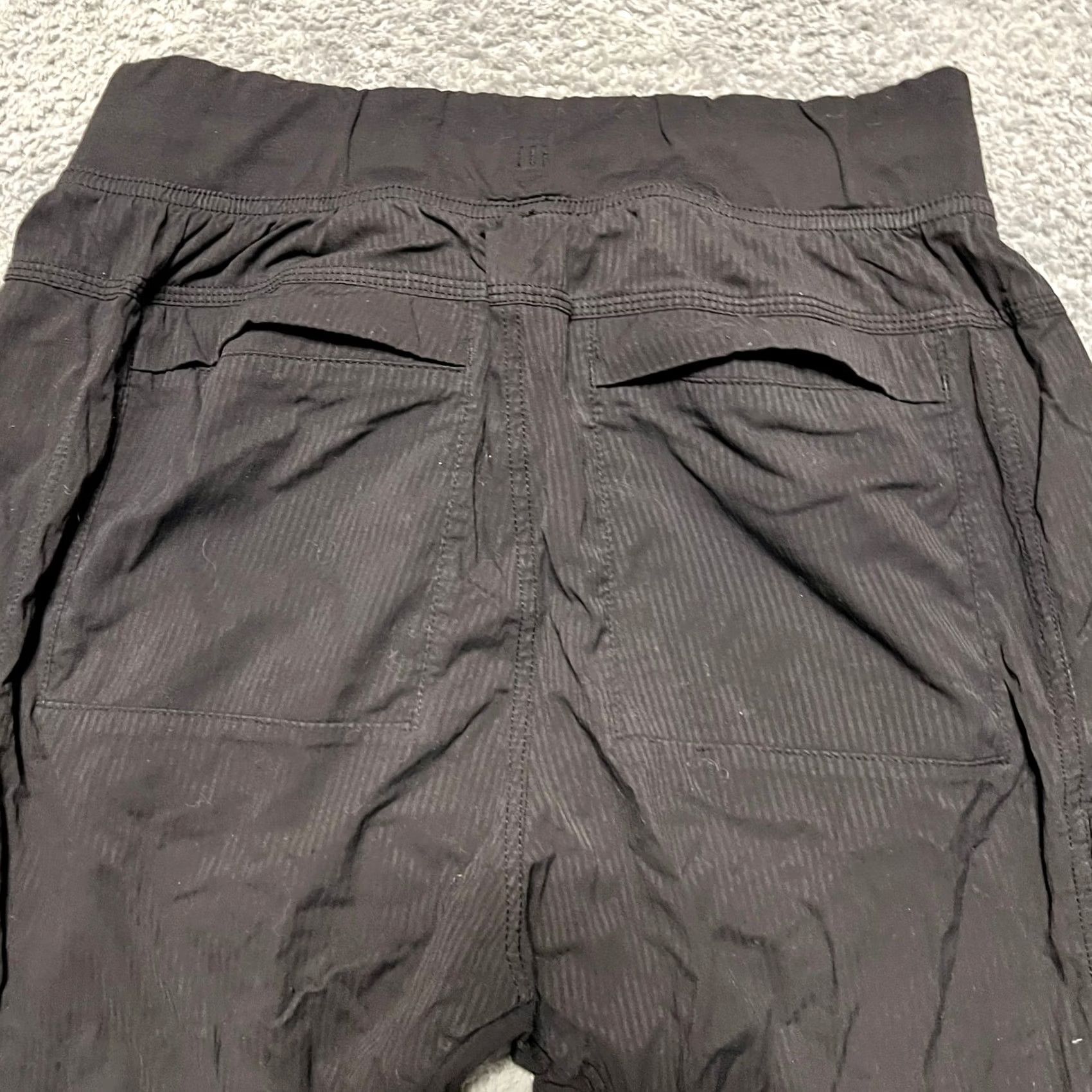Lululemon Lululemon Dance Studio Cropped Capri Black Striped Shorts Womens Medium Size 32" / US 10 / IT 46 - 3 Thumbnail