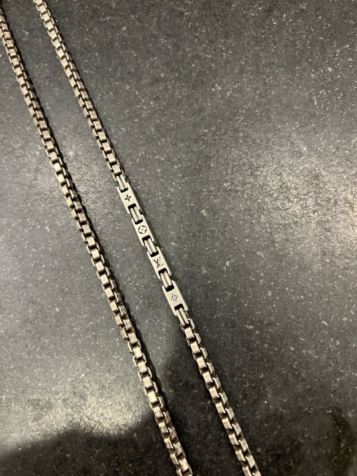 Louis Vuitton Louis Vuitton Tailor Necklace Silver Box Chain Size ONE SIZE - 2 Thumbnail