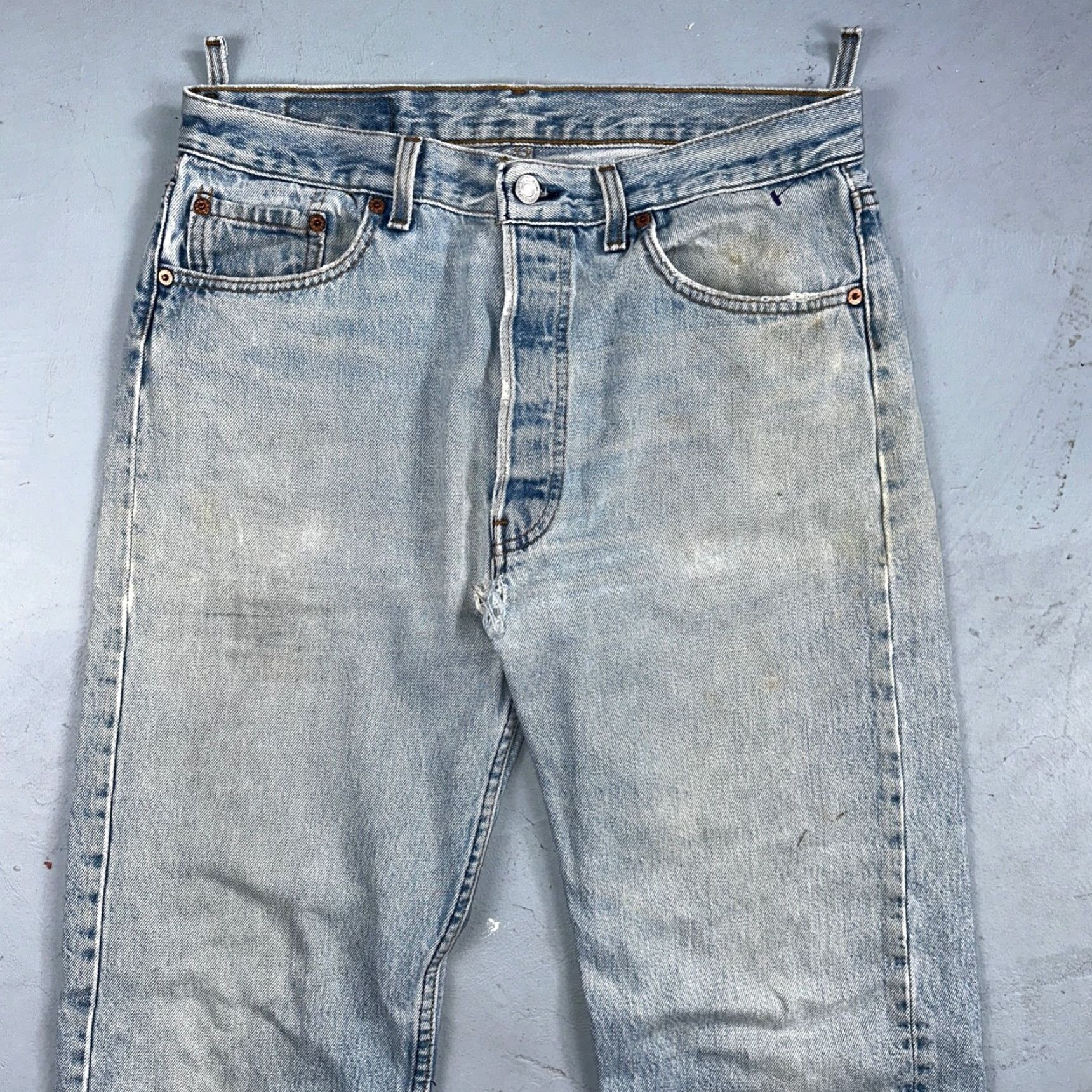 Levi's VINTAGE Levi's 501 Jeans ClassiC 90s USA Blue Light Wash 34x34 Regular Mens Straight Denim 34 Inseam Button Closure Gap 501 Series Size US 34 / EU 50 - 2 Thumbnail