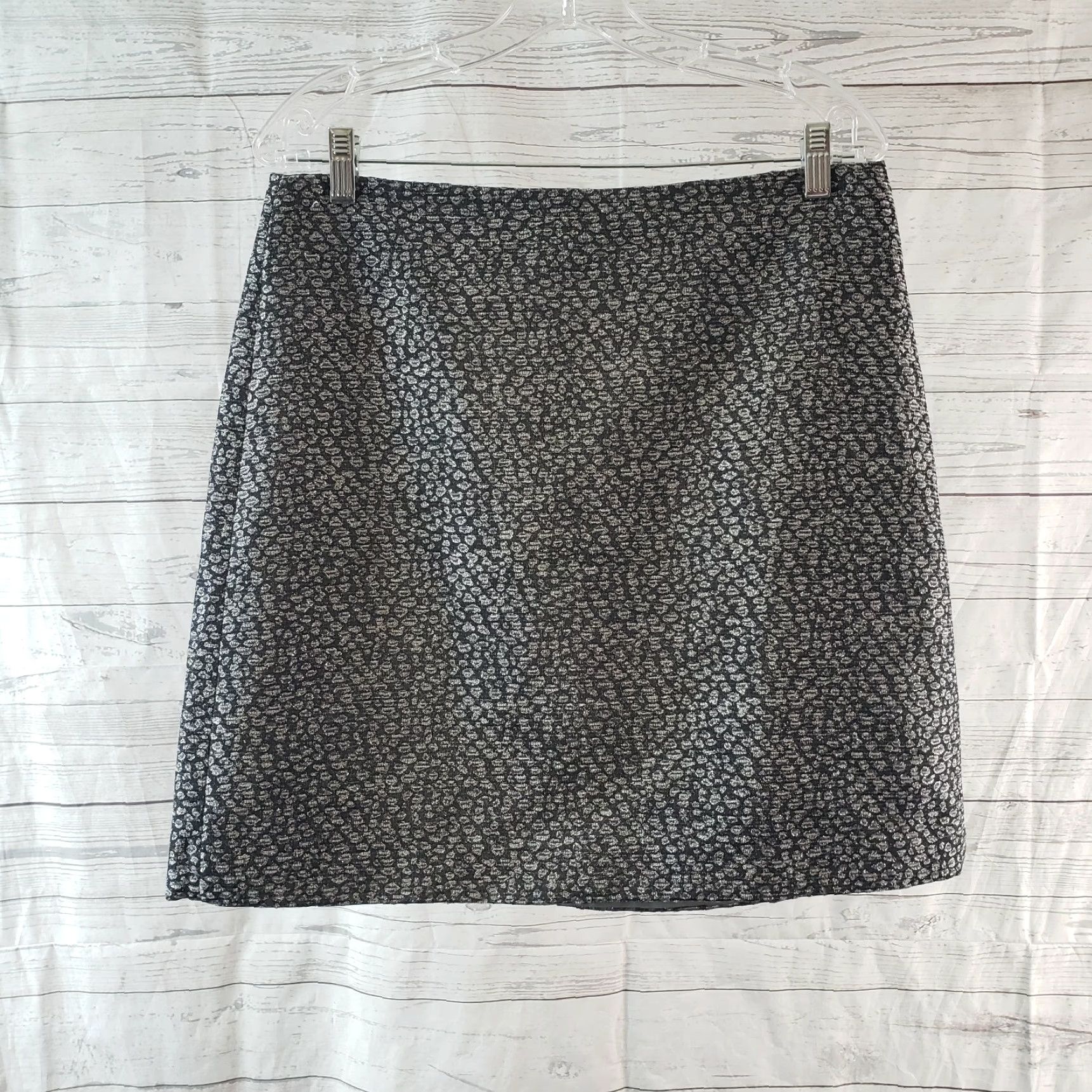 Loft Ann Taylor LOFT Skirt Womens Size 8 Gray Silver Zipper Short Pencil Casual Mens? Size 30" / US 8 / IT 44 - 2 Thumbnail
