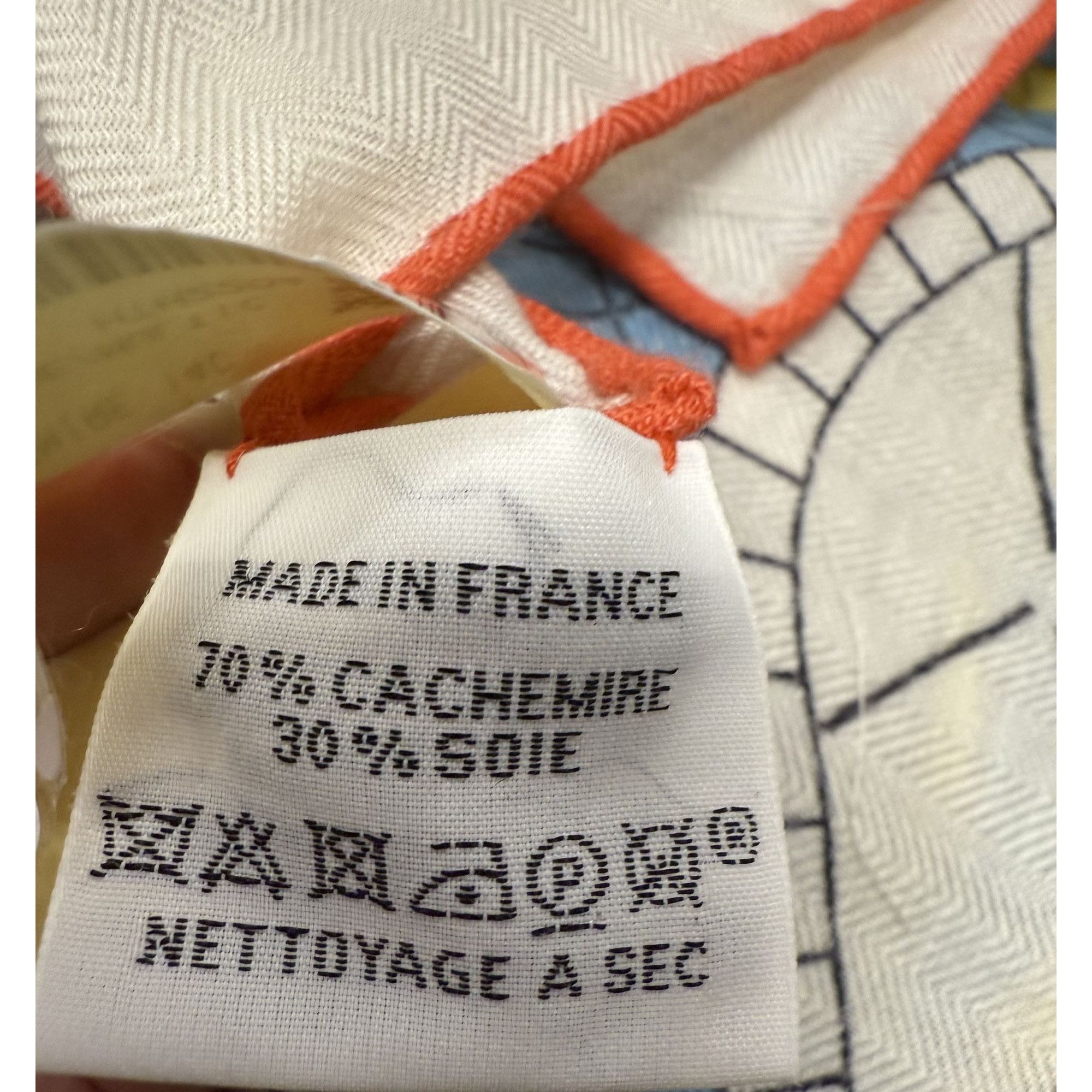 Hermes Hermes "One Snack" Scarf Made In France 70% Cashmere 30% Sil Size ONE SIZE - 6 Thumbnail