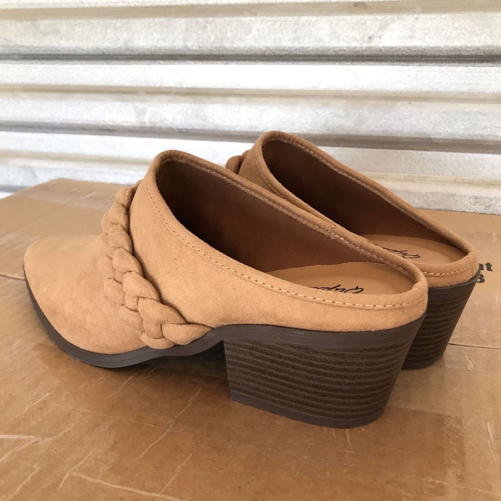 Vintage Qupid Montana Cognac Brown Faux Suede Braided Slip-On Mules Clogs 10 Women Casual Formal Bridal Shoes Size US 10 / IT 40 - 2 Thumbnail