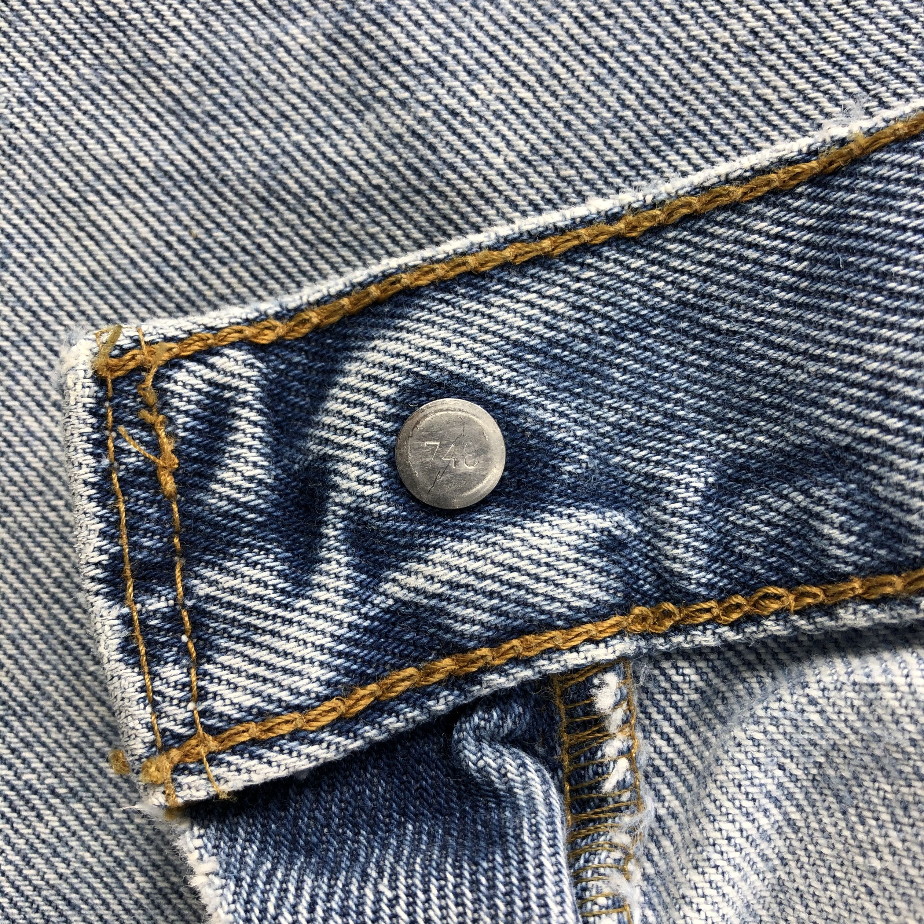Levi's Vintage 90s Light Wash Levis 560 Jeans-J1239 Size US 35 - 10 Thumbnail