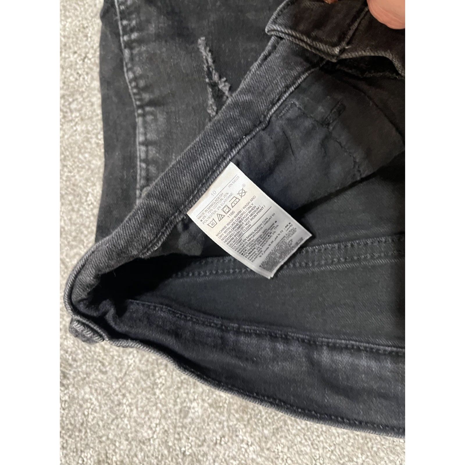 Old Navy Old Navy Black Denim Shorts Womens Size 10 Boyfriend Cuffed Hem Stretch 5-Pocket Size 32" / US 10 / IT 46 - 3 Thumbnail