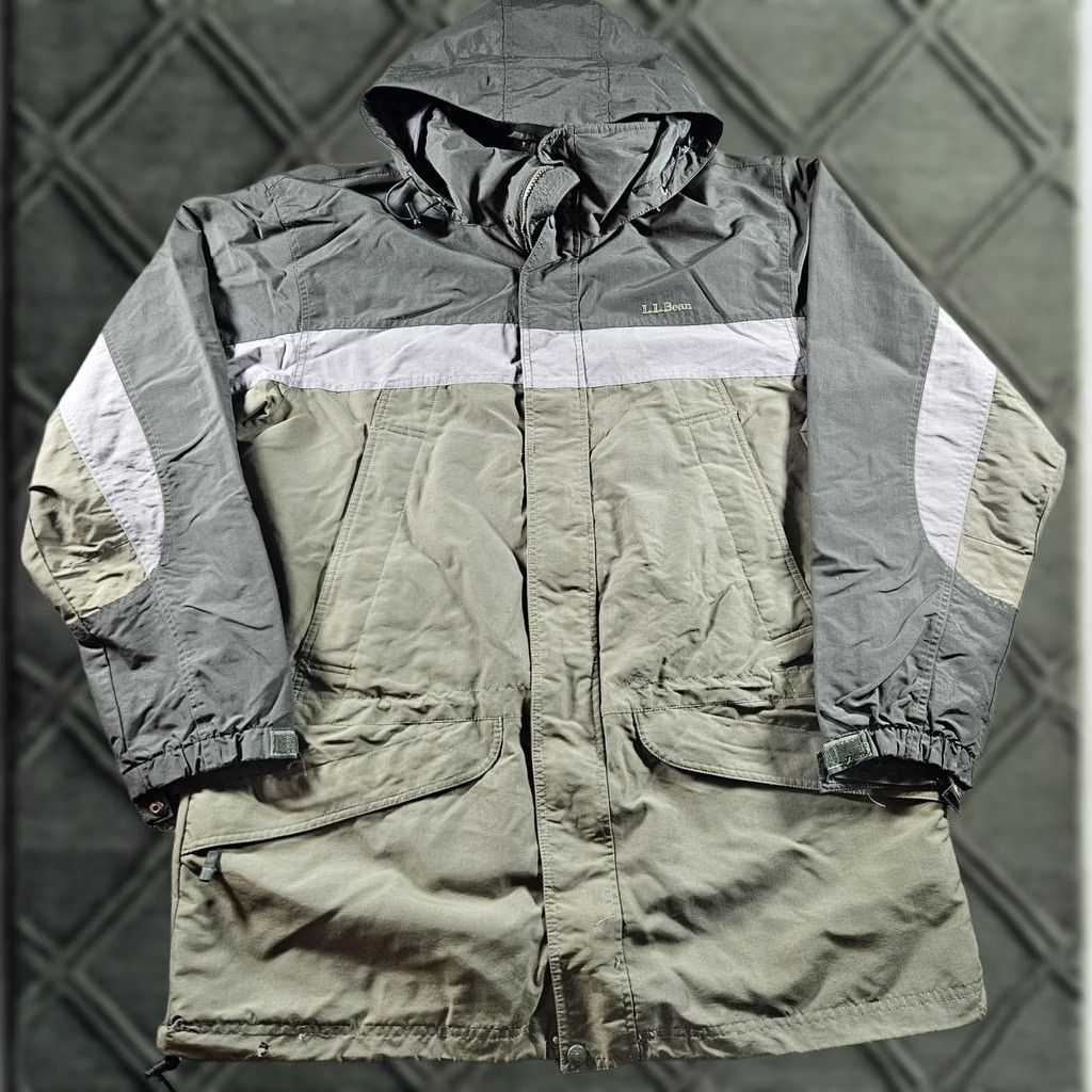 Vintage L.L. Bean Parka Jacket Mens LT Green Hooded Nylon Outdoor Hiking Lined Full Zip Pockets Seasonal Fall + Logo Zipper Vintage: No (avoid extra text) Size US L / EU 52-54 / 3 - 1 Thumbnail