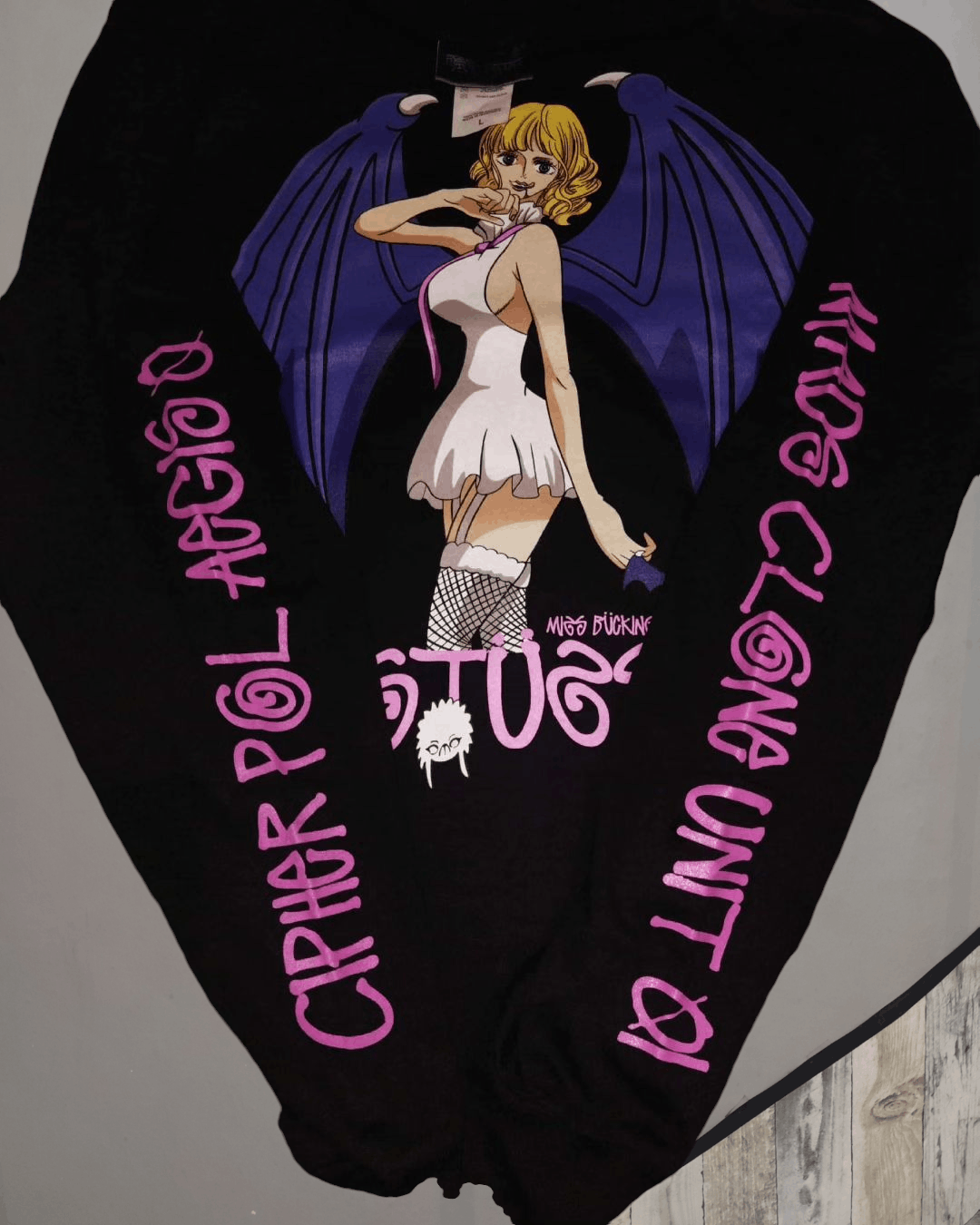 Anime Ms.Buckingham 'Stussy' - Cipher Pol Aegis 0 (CP0) Modern Tee Size US XXL / EU 58 / 5 - 4 Thumbnail