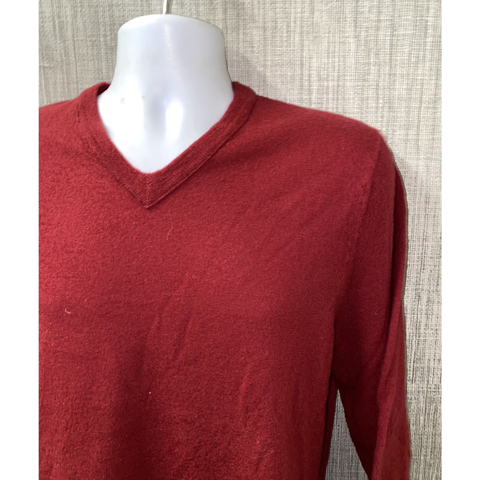 Banana Republic Banana Republic Mens Sweater V-Neck Wool Size M Red Size US M / EU 48-50 / 2 - 2 Thumbnail