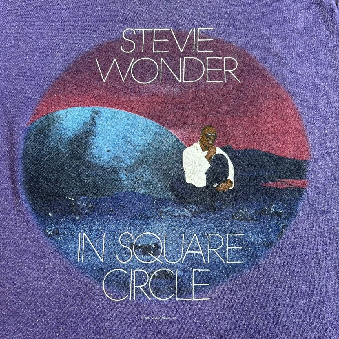 Vintage 80’s Stevie Wonder In Square Circle t-shirt Size US M / EU 48-50 / 2 - 2 Thumbnail