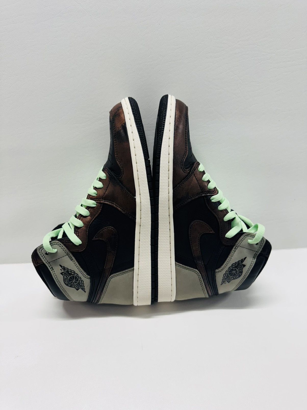 Jordan Brand Nike Air Jordan 1 Retro High OG Shadow Patina Size US 9.5 / EU 42-43 - 2 Thumbnail