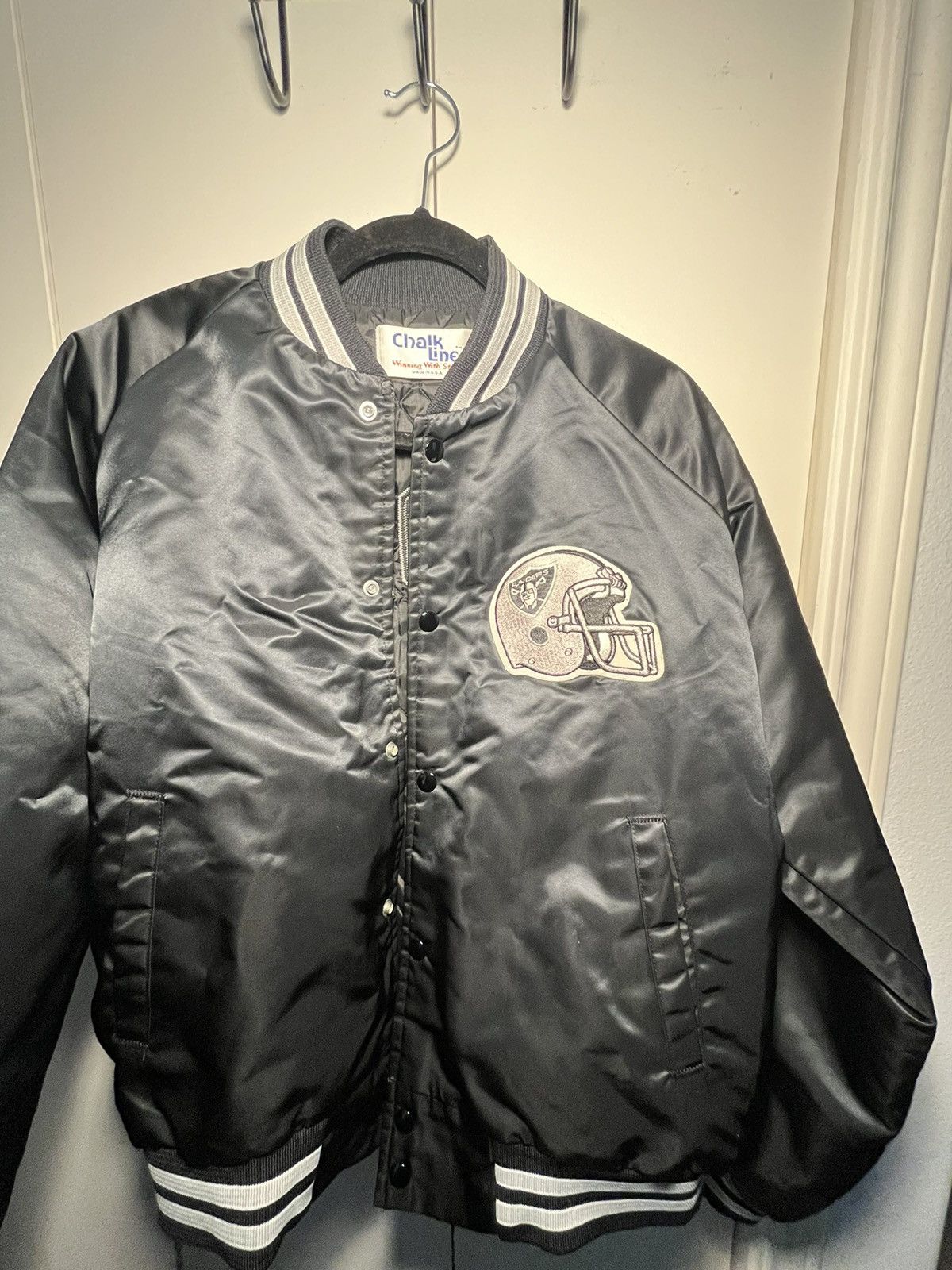 VINTAGE NFL OAKLAND RAIDERS SATIN JACKET