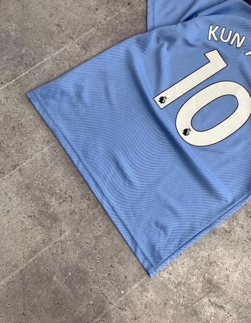 Puma Vintage Kun Aguero 10 Manchester City Jersey Soccer Size US L / EU 52-54 / 3 - 13 Thumbnail