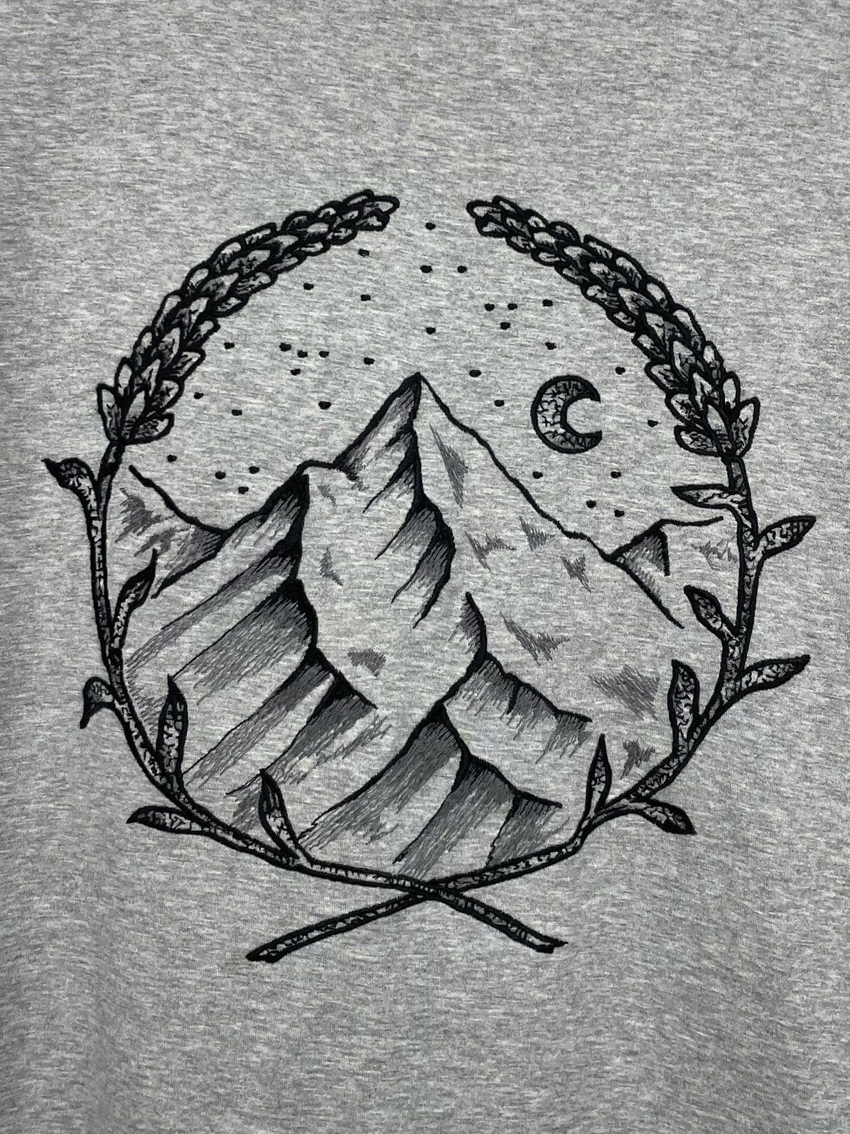 Moncler Grenoble Moncler Grenoble Mountain Wreath Graphic T-Shirt Size US M / EU 48-50 / 2 - 2 Thumbnail