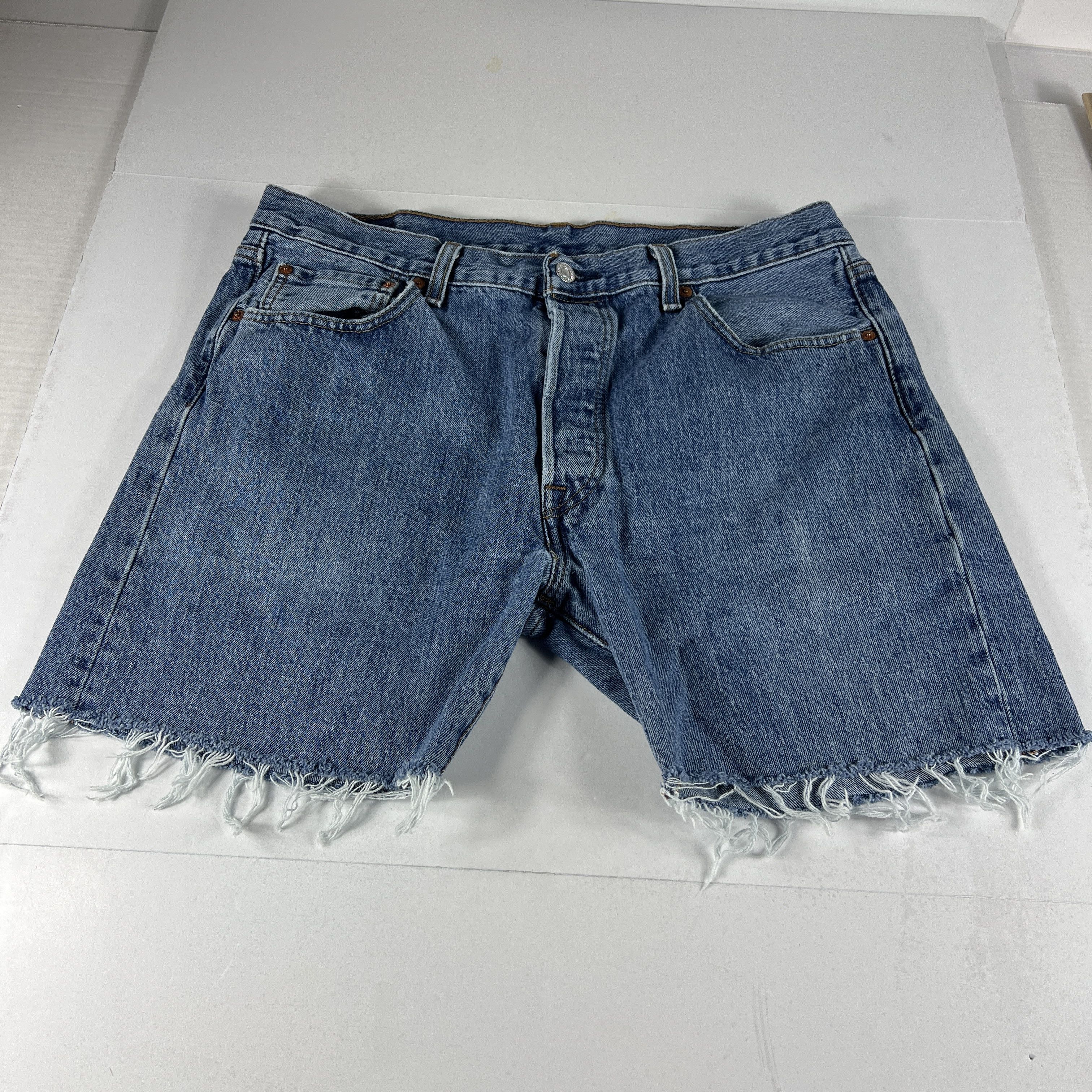 Levi's Levi's Jean Shorts 501 Straight Faded Cut Off Denim Jorts Size US 35 - 1 Thumbnail
