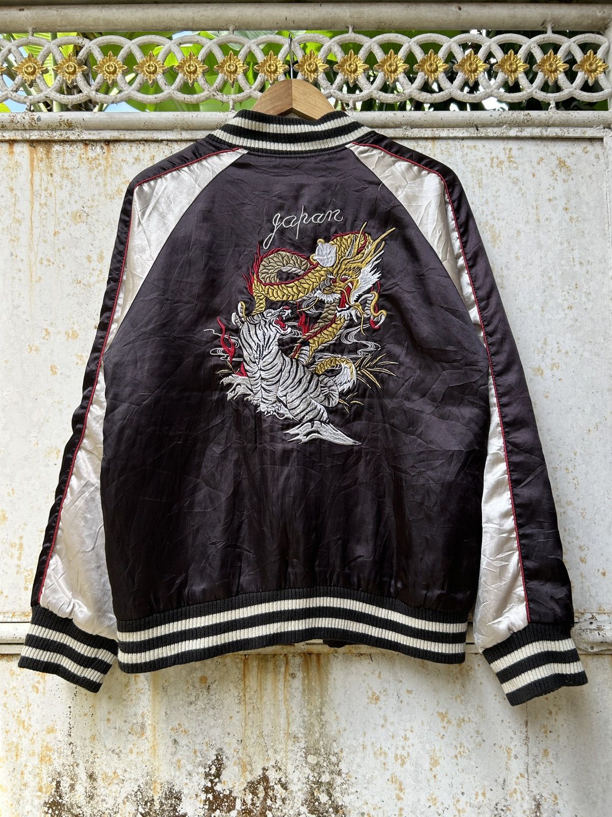 Vintage Vintage Japanese Sukajan Dragon Tiger bomber Jacket Size US M / EU 48-50 / 2 - 1 Thumbnail