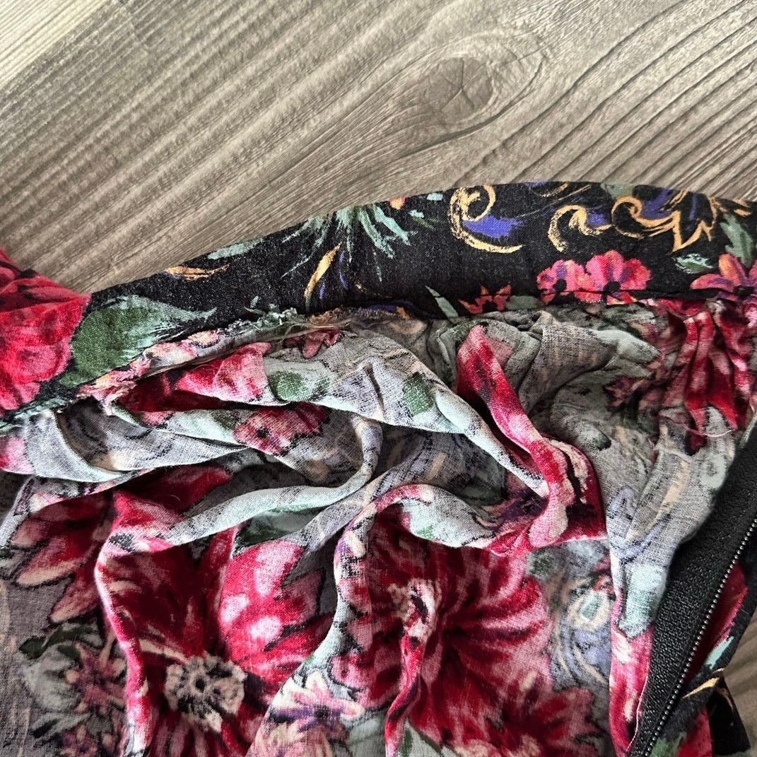 Handmade handmade red and black floral midi skirt Size 30" / US 8 / IT 44 - 3 Thumbnail