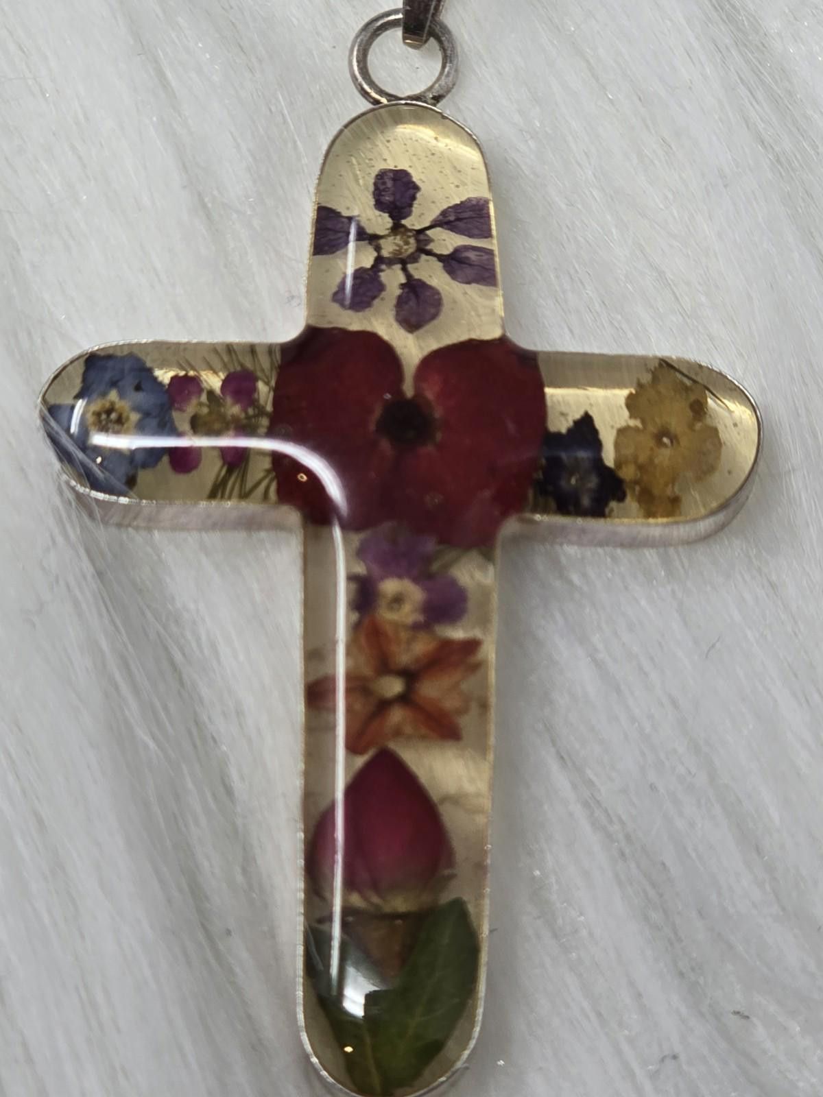 The Unbranded Brand Sterling Silver Floral Resin Cross Pendant 925 Size ONE SIZE - 1 Thumbnail