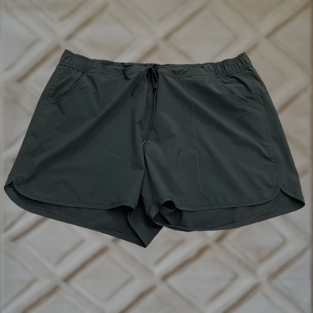 Lands' End VINTAGE Lands' End Active Shorts Womens 24W Black Elastic Waist Drawstring Athletic 42x4 Size 42" / US 20 - 1 Thumbnail