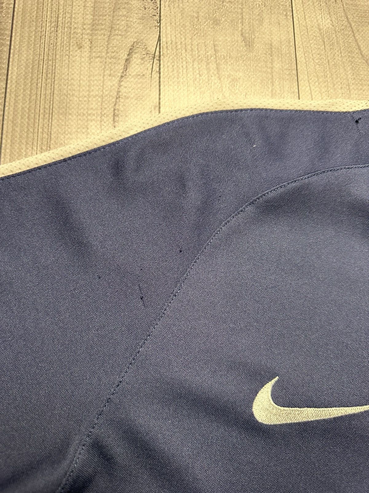 Vintage Vintage Nike PSG Paris soccer jersey size L Size US L / EU 52-54 / 3 - 4 Thumbnail