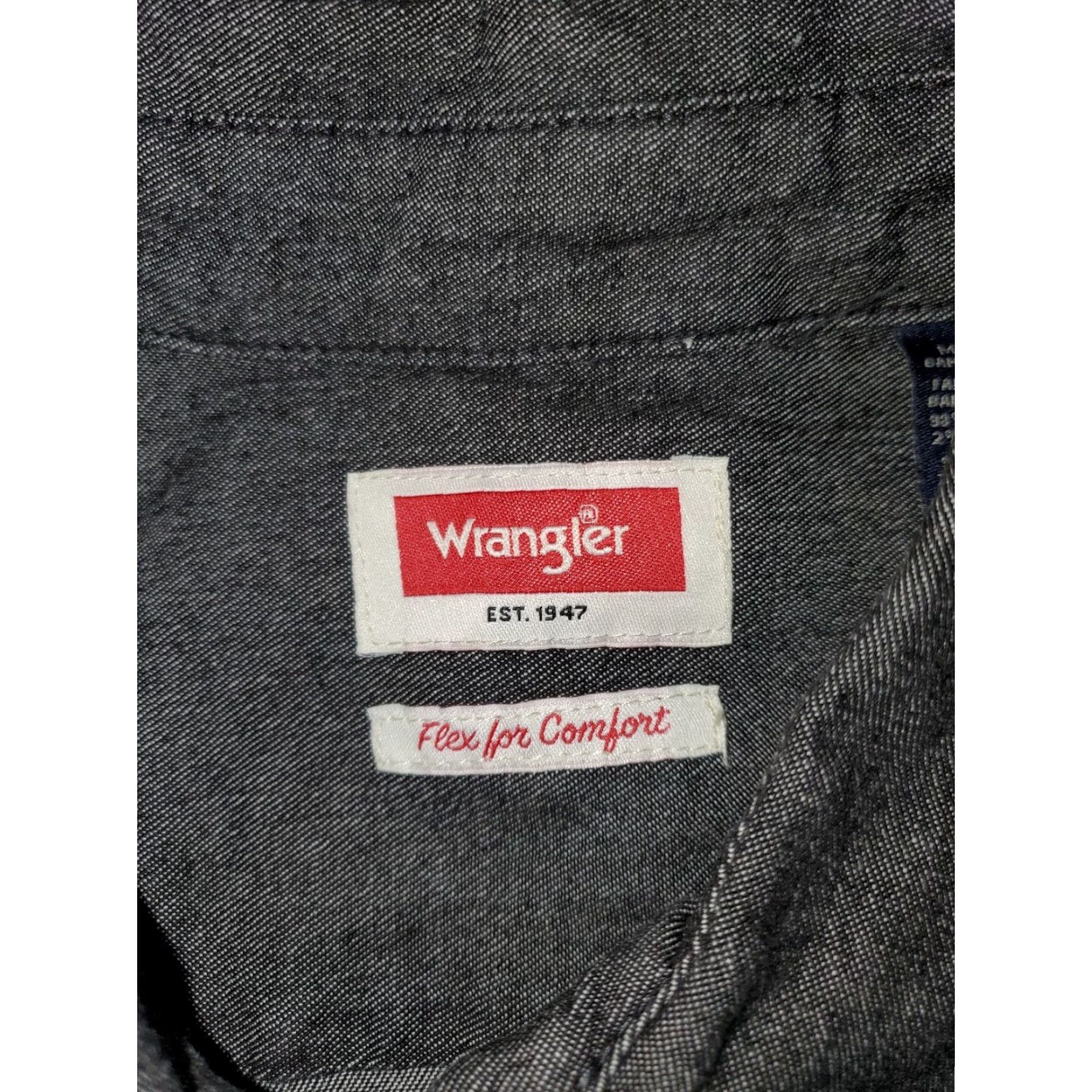 Wrangler Wrangler Mens Button-Up Denim Shirt Long Sleeve Dark Charcoal Stretch Flex for Comfort Sz Medium Regular Fit Casual Casual Mens Size US M / EU 48-50 / 2 - 4 Thumbnail