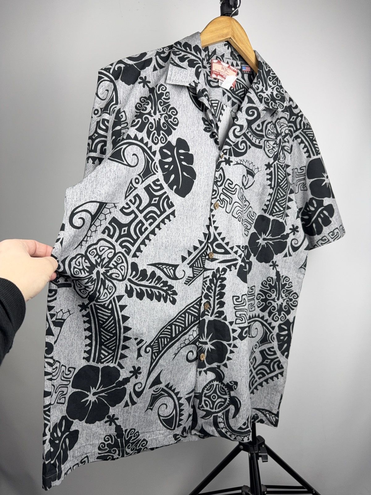 Vintage Retro Vintage Surf RJC Tribal Aloha Shirt Made in Hawaii USA Size US L / EU 52-54 / 3 - 7 Thumbnail