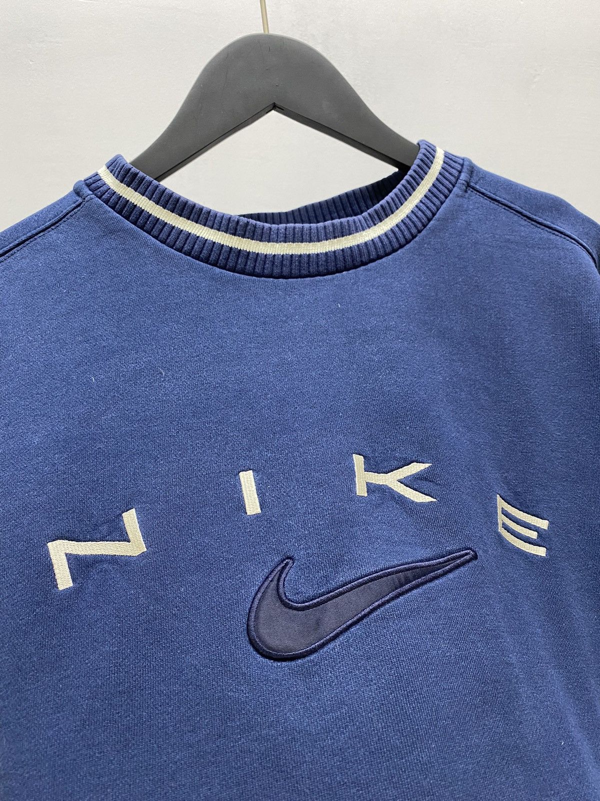 Vintage Y2K Nike 90s Big Center Logo Swoosh Sweatshirt Size US L / EU 52-54 / 3 - 11 Thumbnail