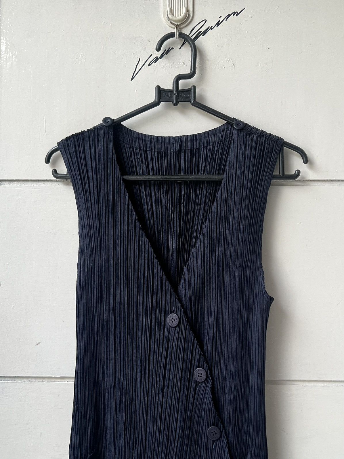 Pleats Please Issey Miyake ISSEY MIYAKE PLEATS PLEASE Asymmetrical buttom up vest Size S / US 4 / IT 40 - 2 Thumbnail