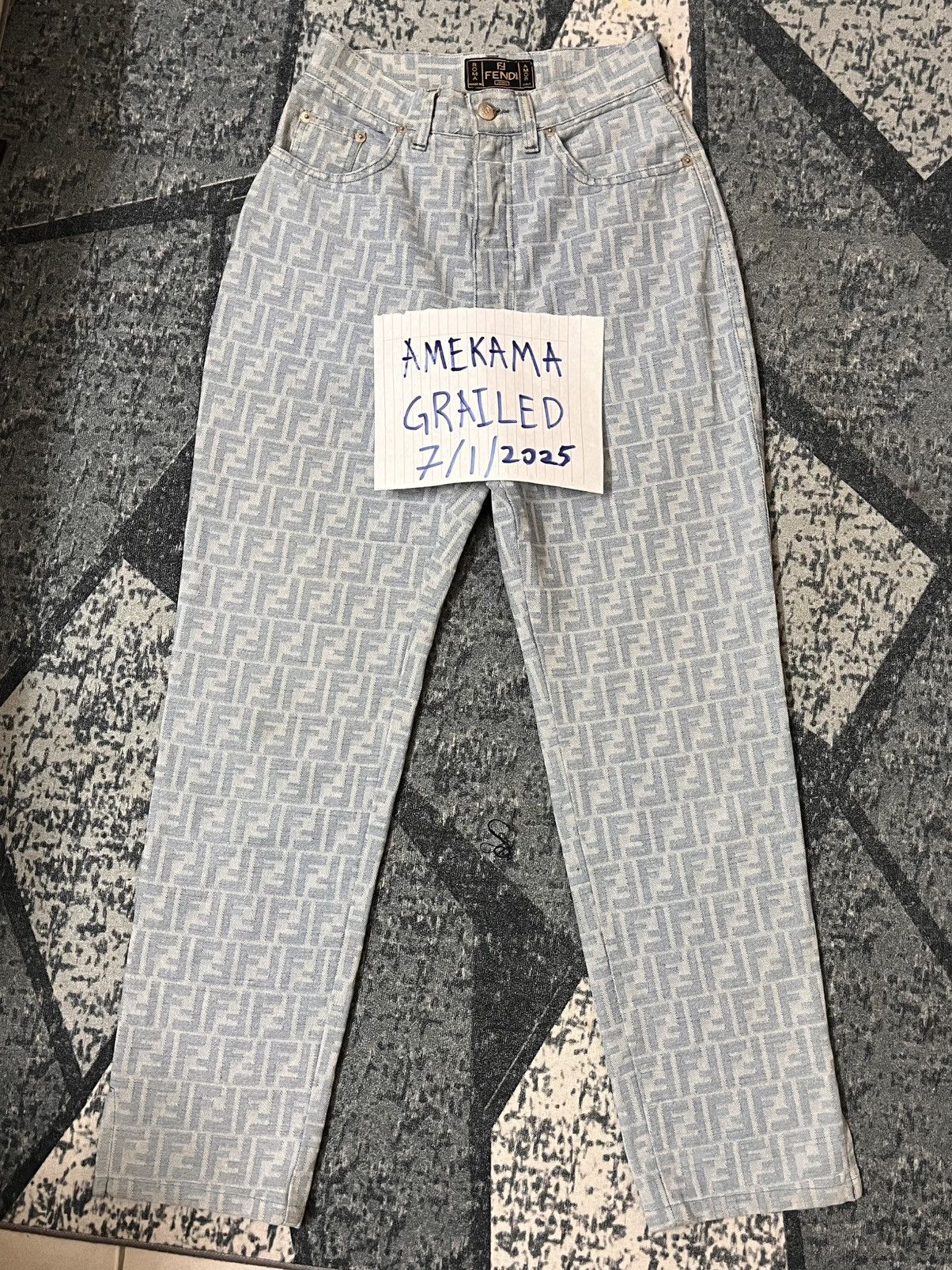Fendi Vintage Fendi Monogram Jeans Size 25" / US 0 / IT 36 - 21 Thumbnail
