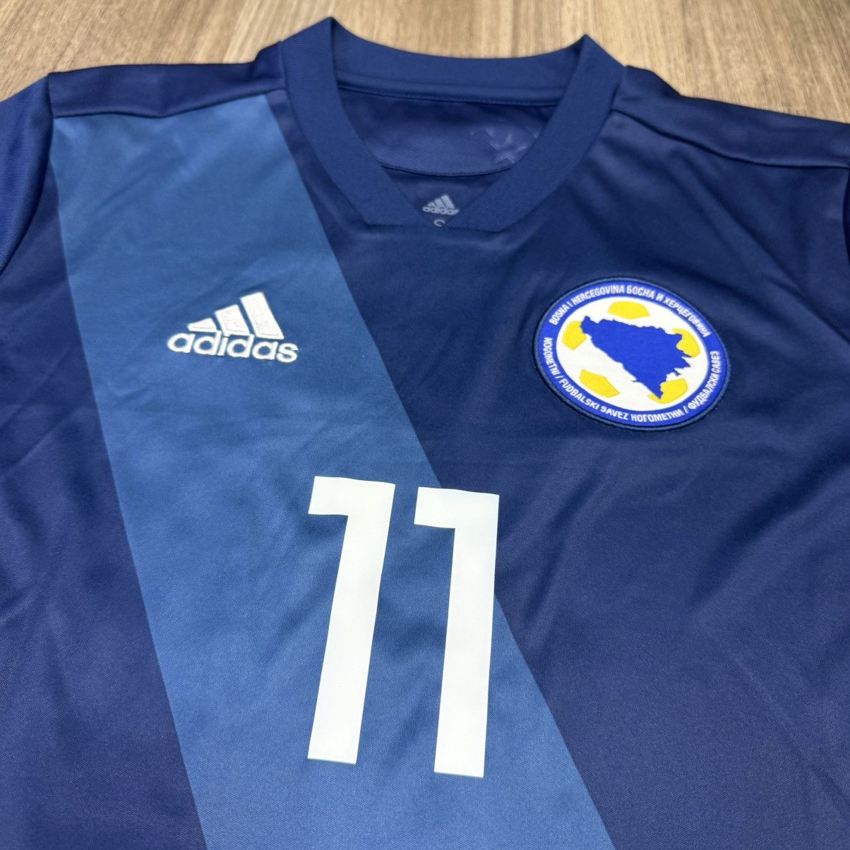 Adidas Bosnia And Herzegovina 17/18 home shirt #11 Dzeko Size US S / EU 44-46 / 1 - 3 Thumbnail