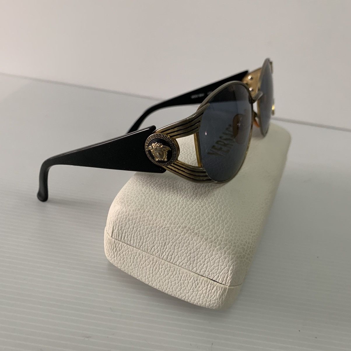 Versace Gianni Versace Vintage Sunglasses Size ONE SIZE - 3 Thumbnail