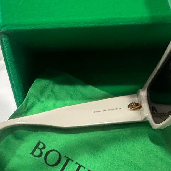 Bottega Veneta Bottega Veneta Cream and Black Sunglasses Size ONE SIZE - 8 Thumbnail