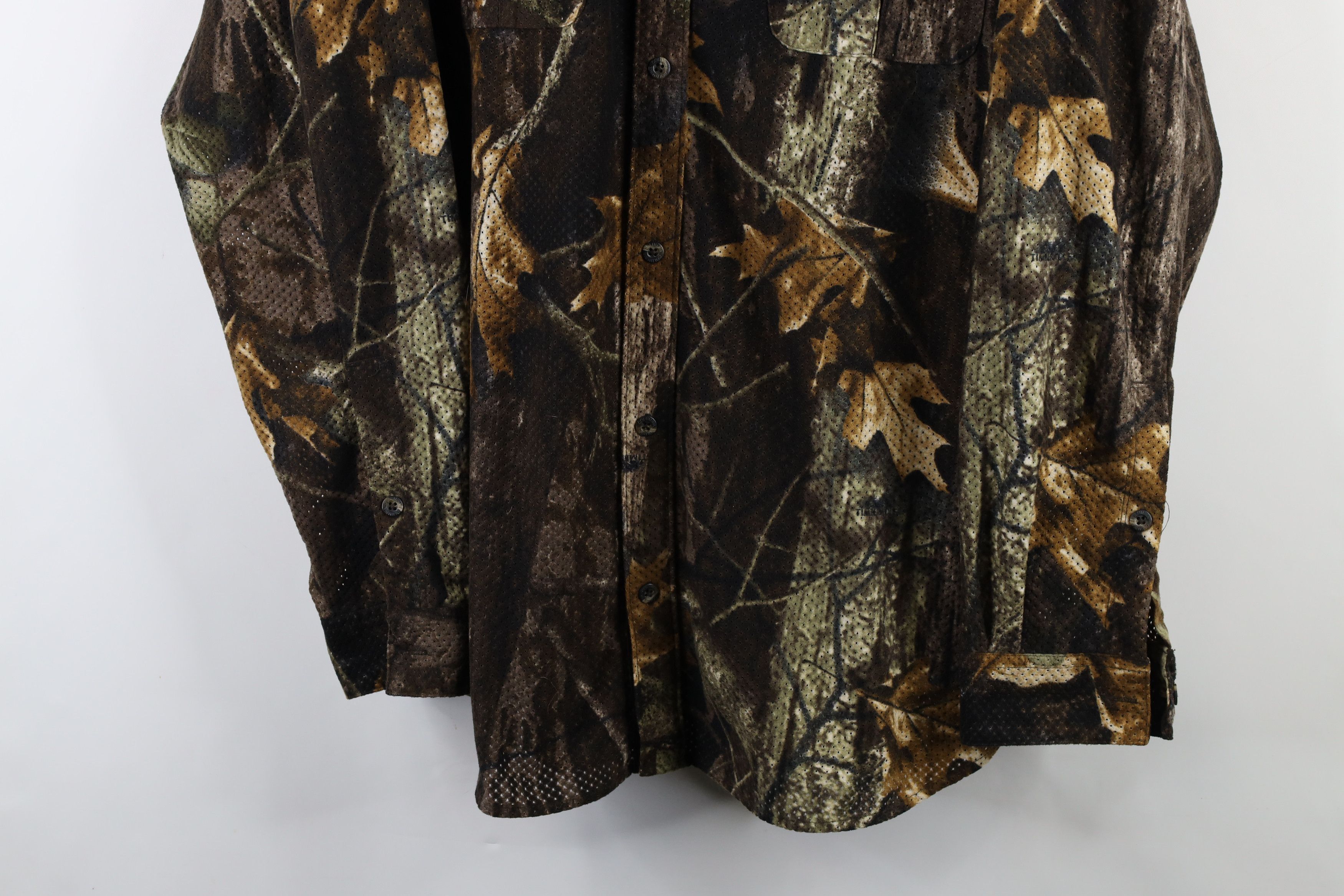 Columbia × Vintage Vintage Columbia Mesh Camouflage Collared Button Down Shirt Size US XL / EU 56 / 4 - 3 Thumbnail